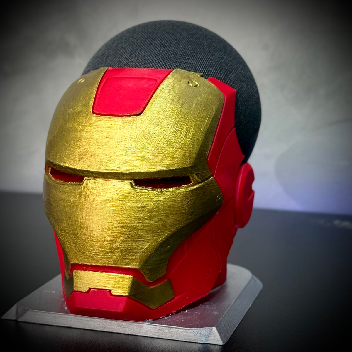 Suporte De Mesa Para Alexa Echo Dot 4 E 5 Homem De Ferro