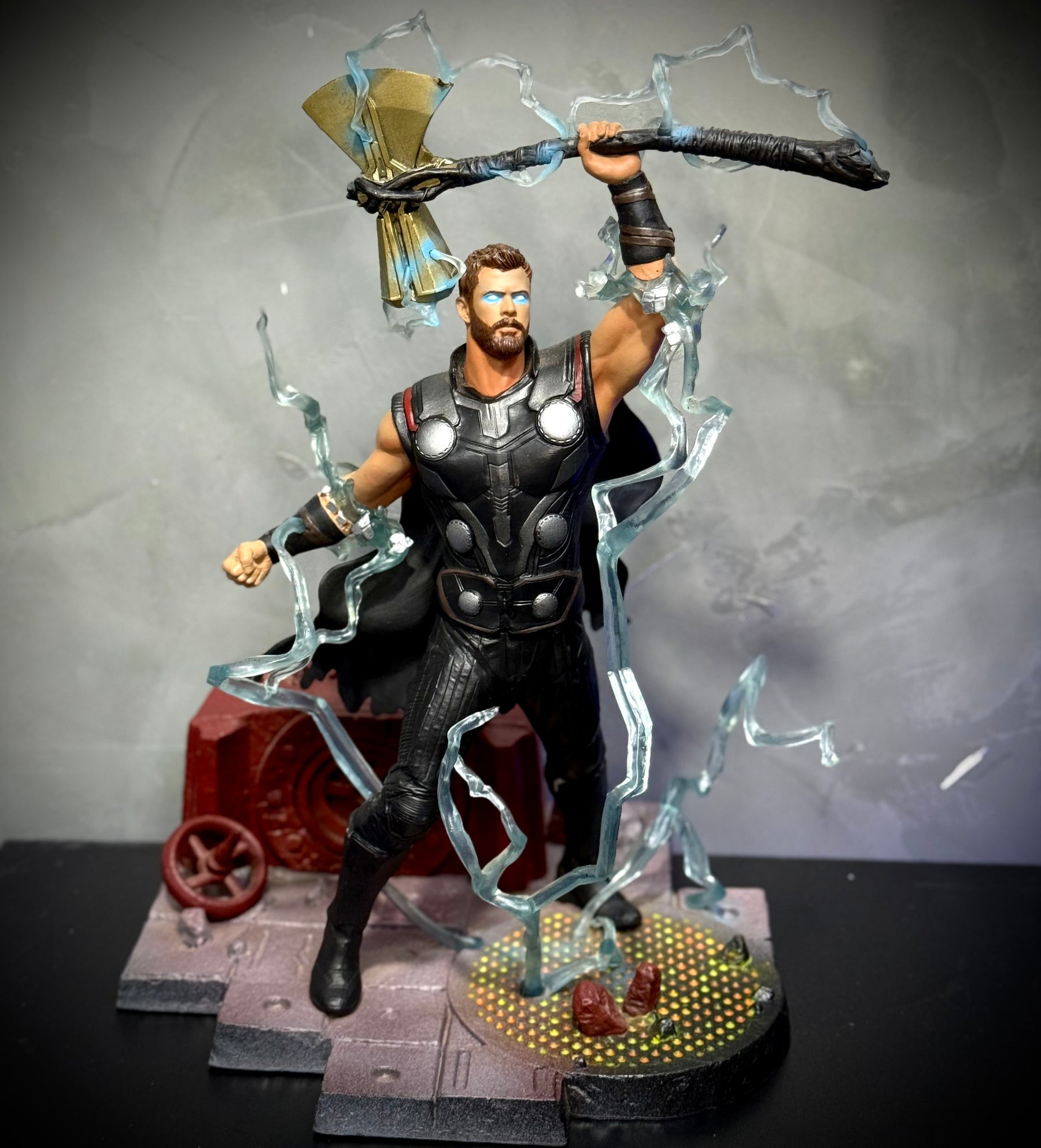 Action Figure Boneco Thor o deus do Trovão ( Vingadores Guerra infinita ) Grande de luxo pintado a mão Pronta Entrega Peça única