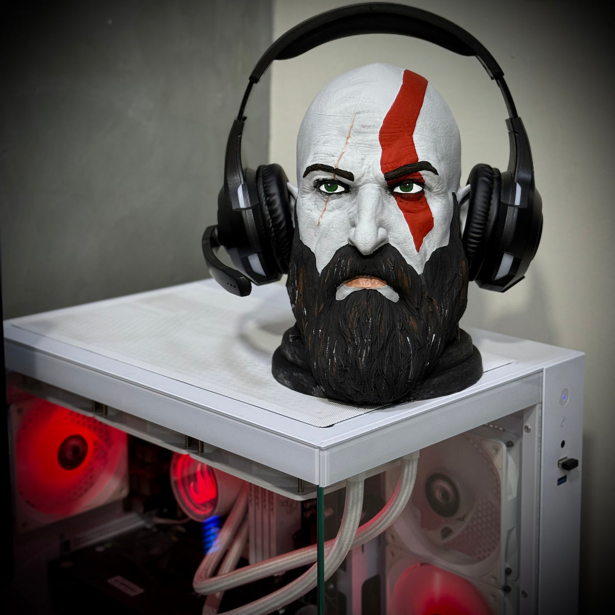 Suporte Para Headset Fone Gamer - Cabeça Kratos God Of War de luxo  pintado a mão Pronta Entrega