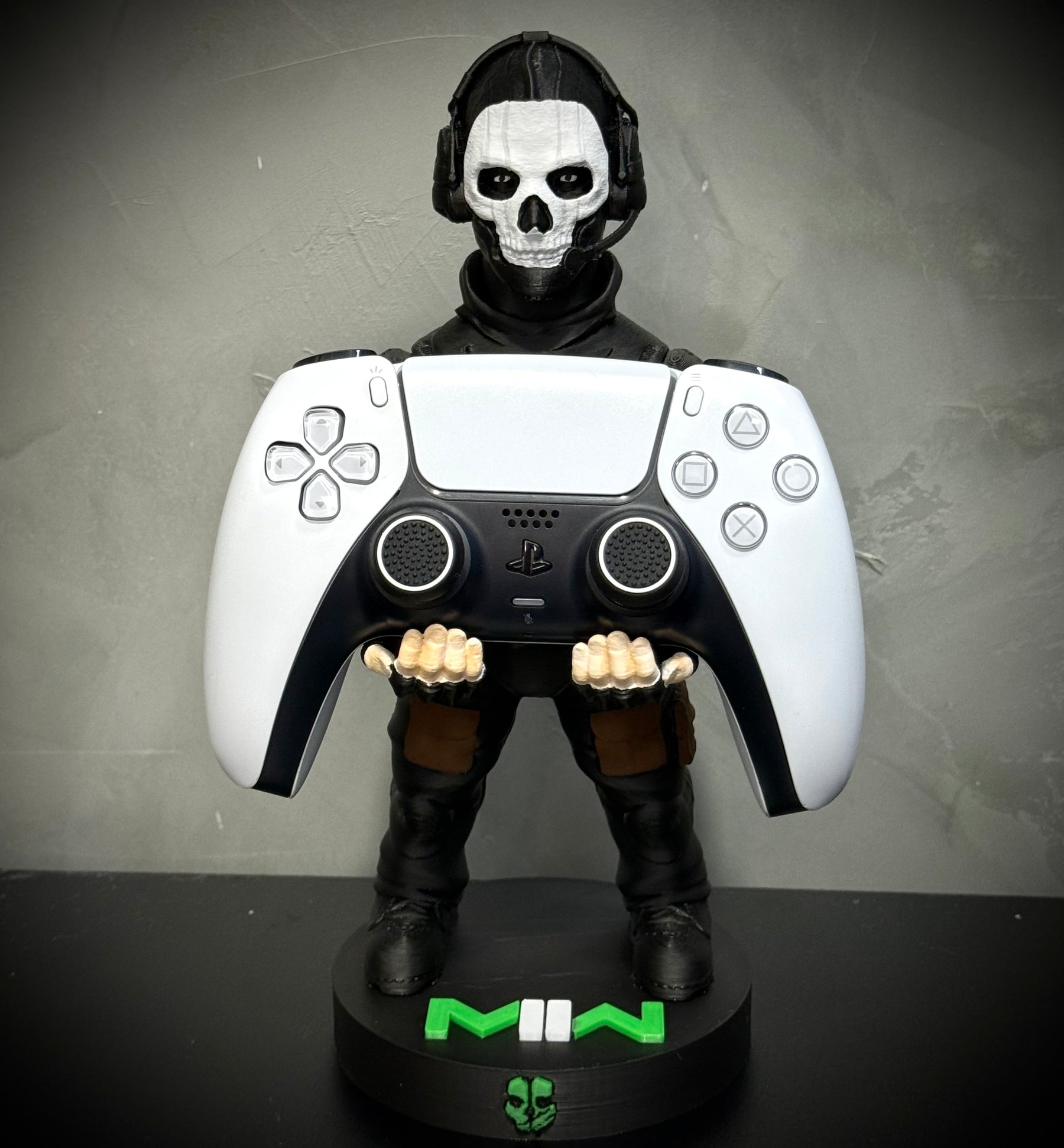 Suporte Premium Para Controle de Playstation e Xbox Ghost Call of Duty de luxo  pintado a mão Pronta Entrega com chaveiro de brinde