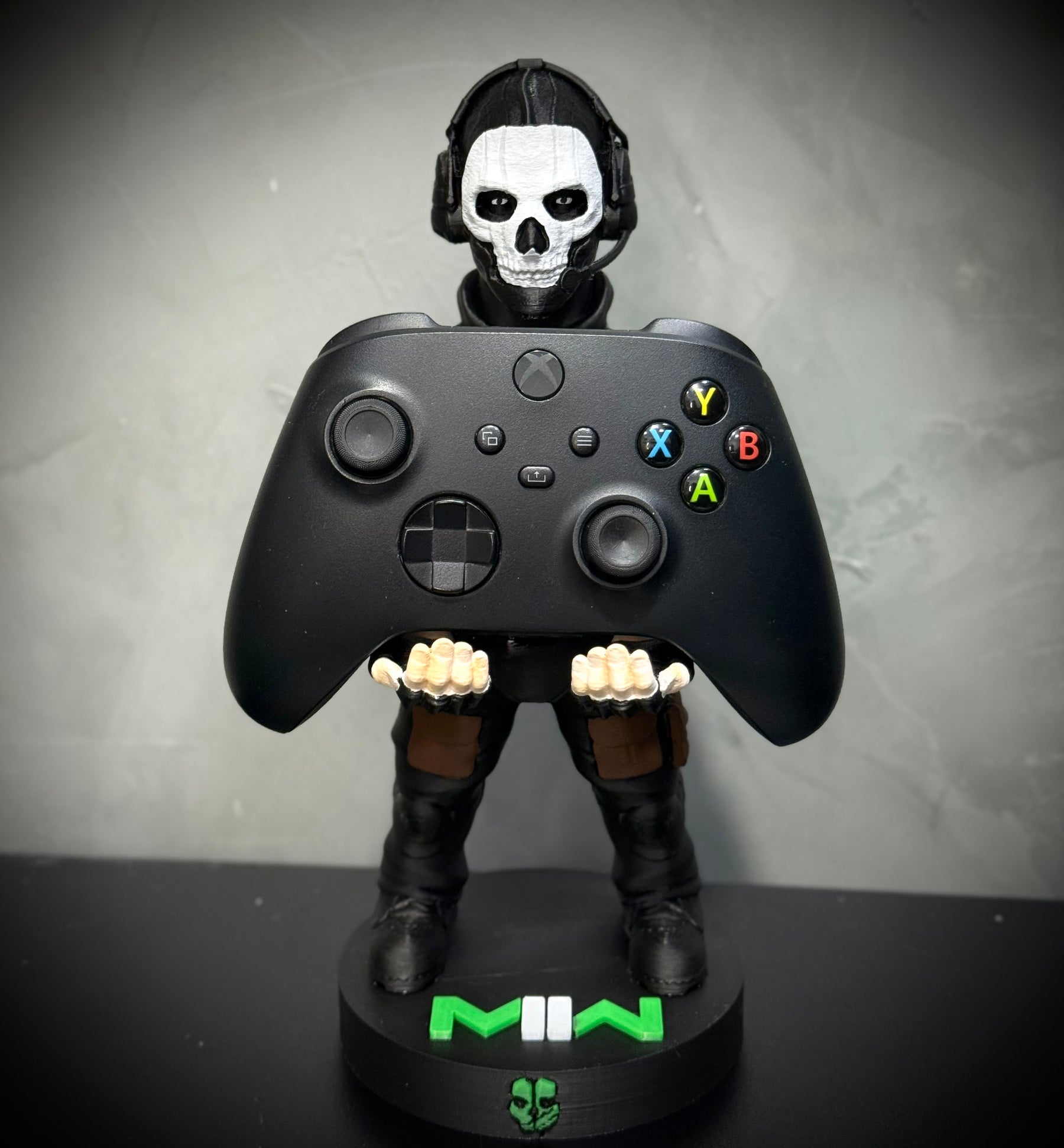 Suporte Premium Para Controle de Playstation e Xbox Ghost Call of Duty de luxo  pintado a mão Pronta Entrega com chaveiro de brinde
