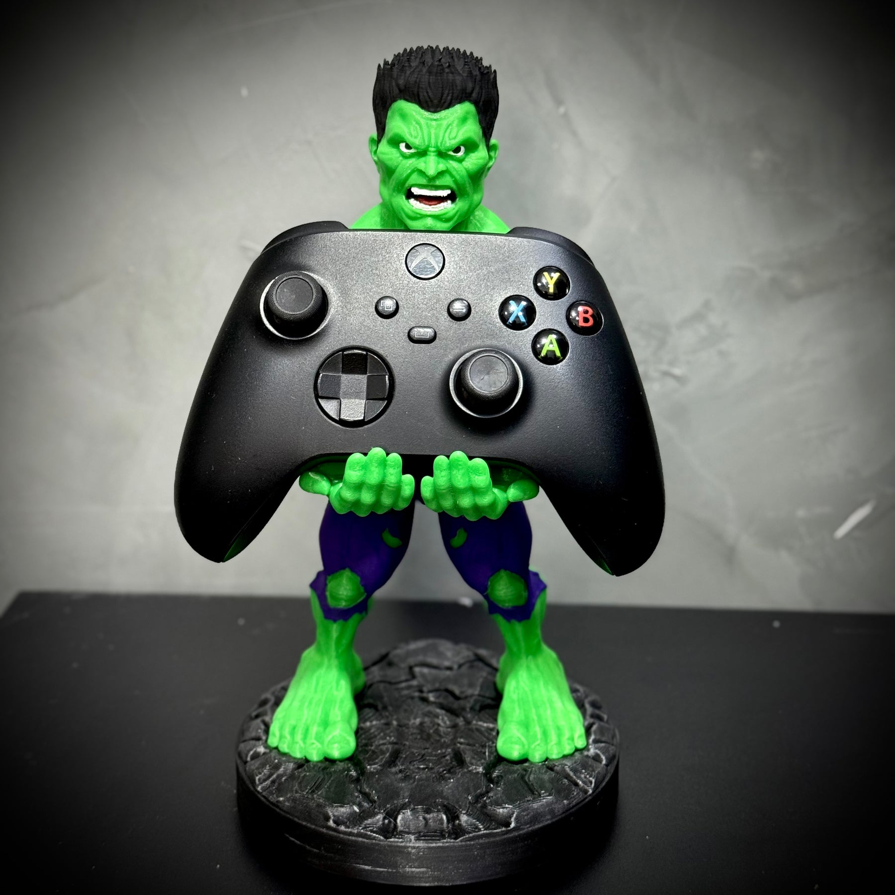 Suporte Premium Para Controle de Playstation e Xbox Hulk de luxo  pintado a mão Pronta Entrega com chaveiro de brinde