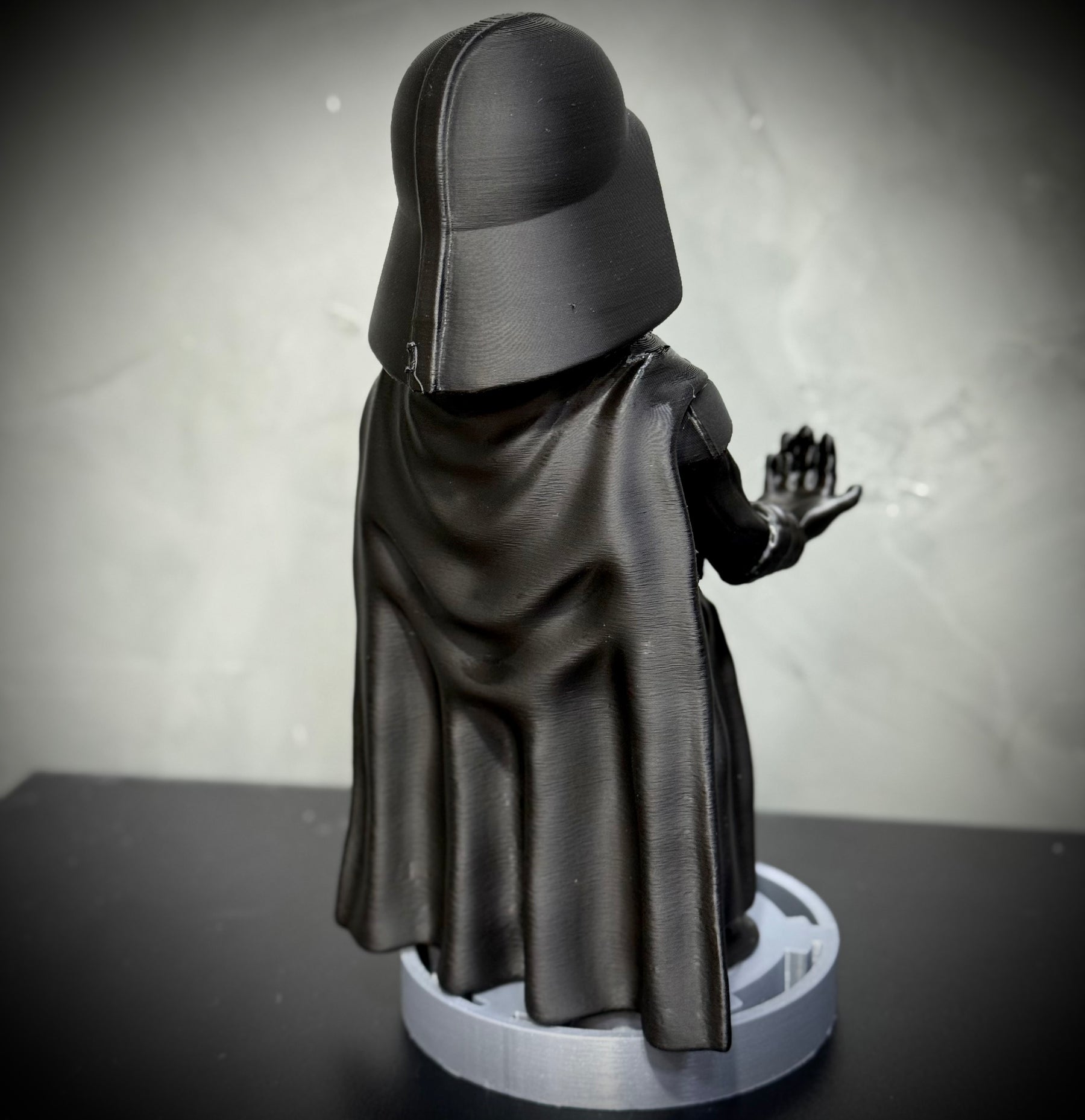 Suporte Premium Para Controle de Playstation e Xbox Darth Vader ( Star Wars) de luxo  pintado a mão Pronta Entrega com chaveiro de brinde