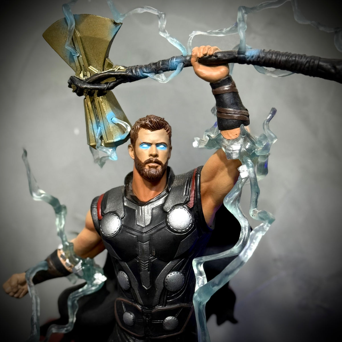 Action Figure Boneco Thor o deus do Trovão ( Vingadores Guerra infinita )  Grande de luxo pintado a mão Pronta Entrega Peça única