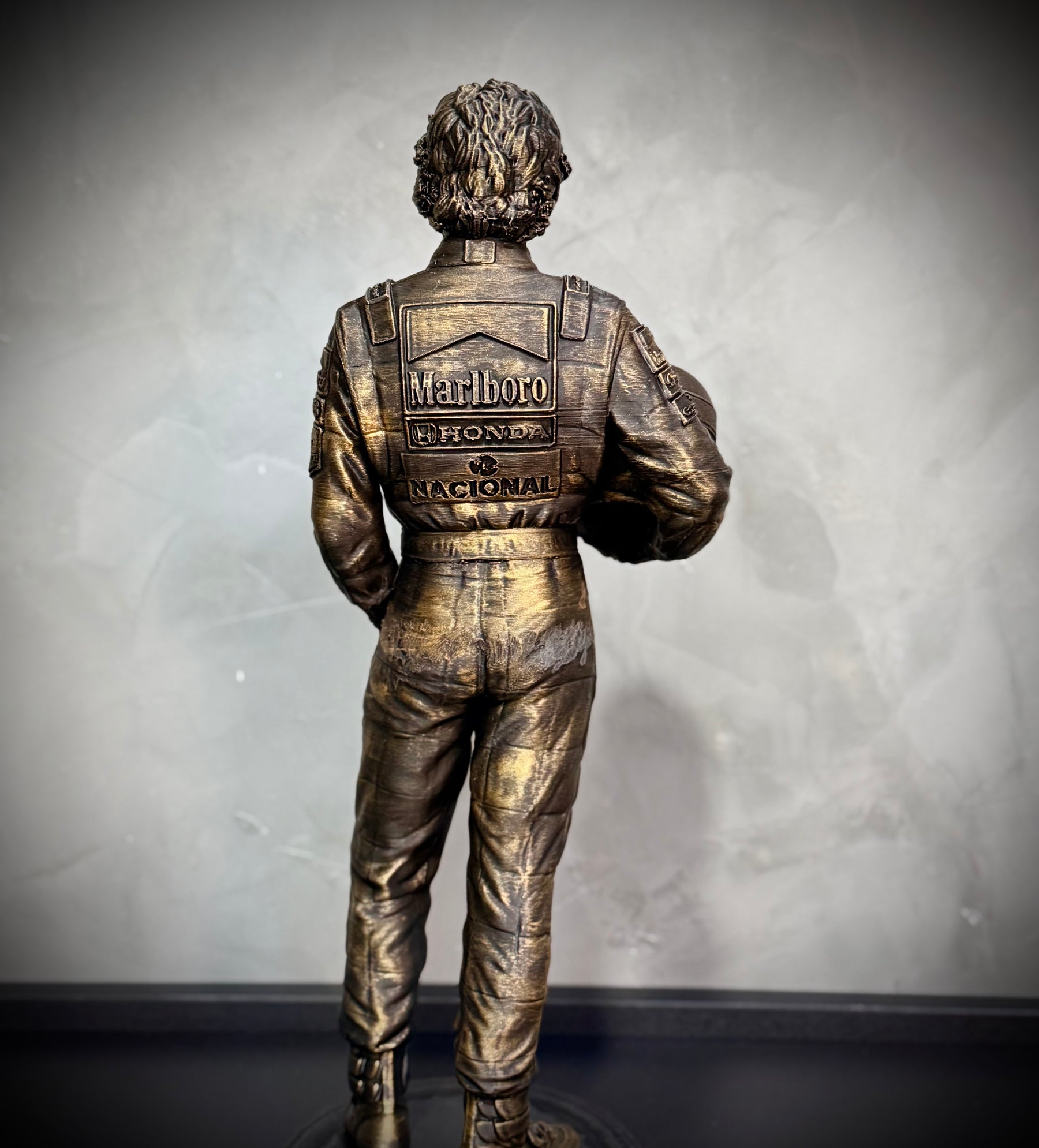 The Eternal Champion – ( Figure Ayrton Senna) Premium Decorativo  de Luxo pintado a mão, robusto  Pronta entrega