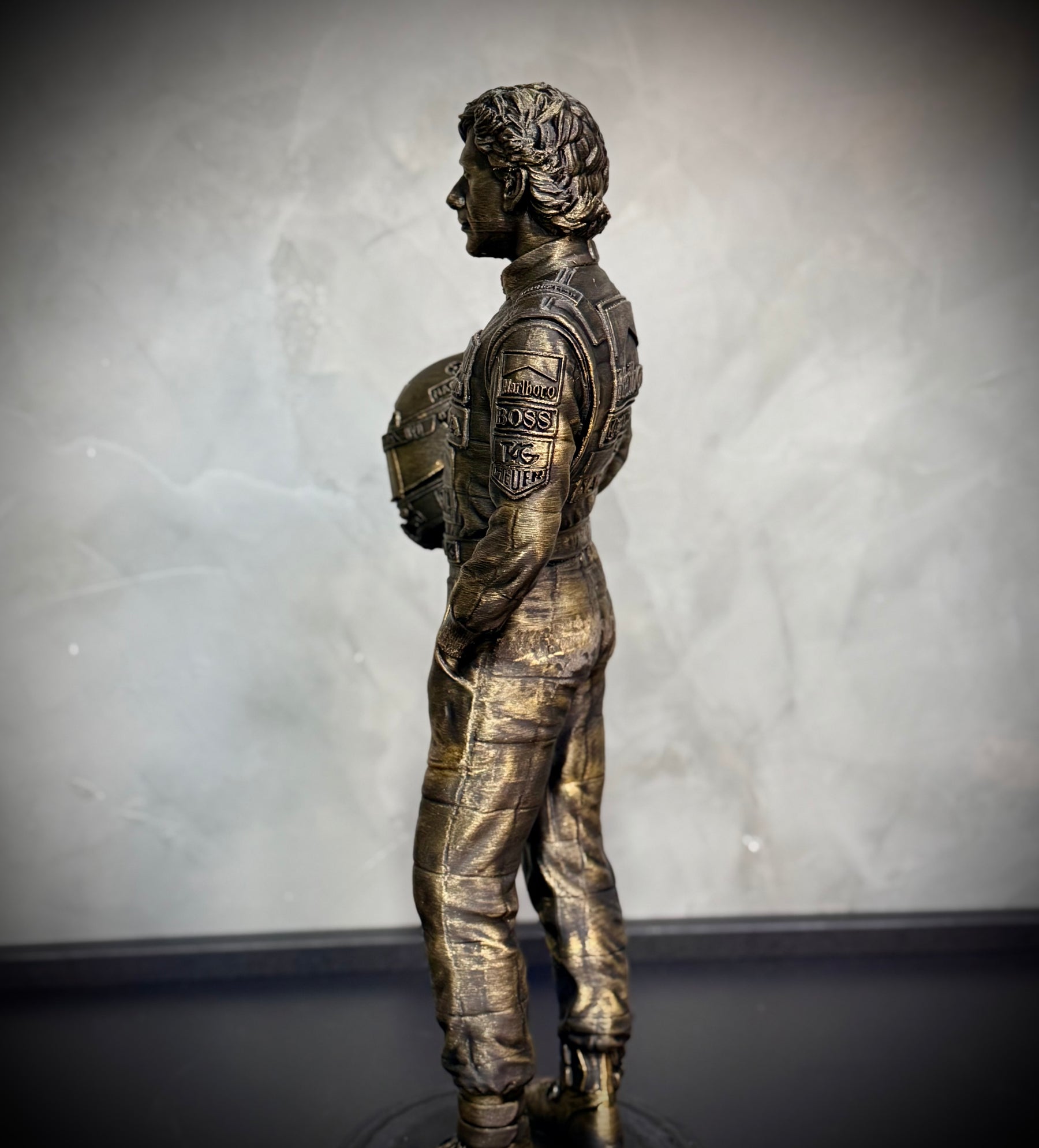 The Eternal Champion – ( Figure Ayrton Senna) Premium Decorativo  de Luxo pintado a mão, robusto  Pronta entrega