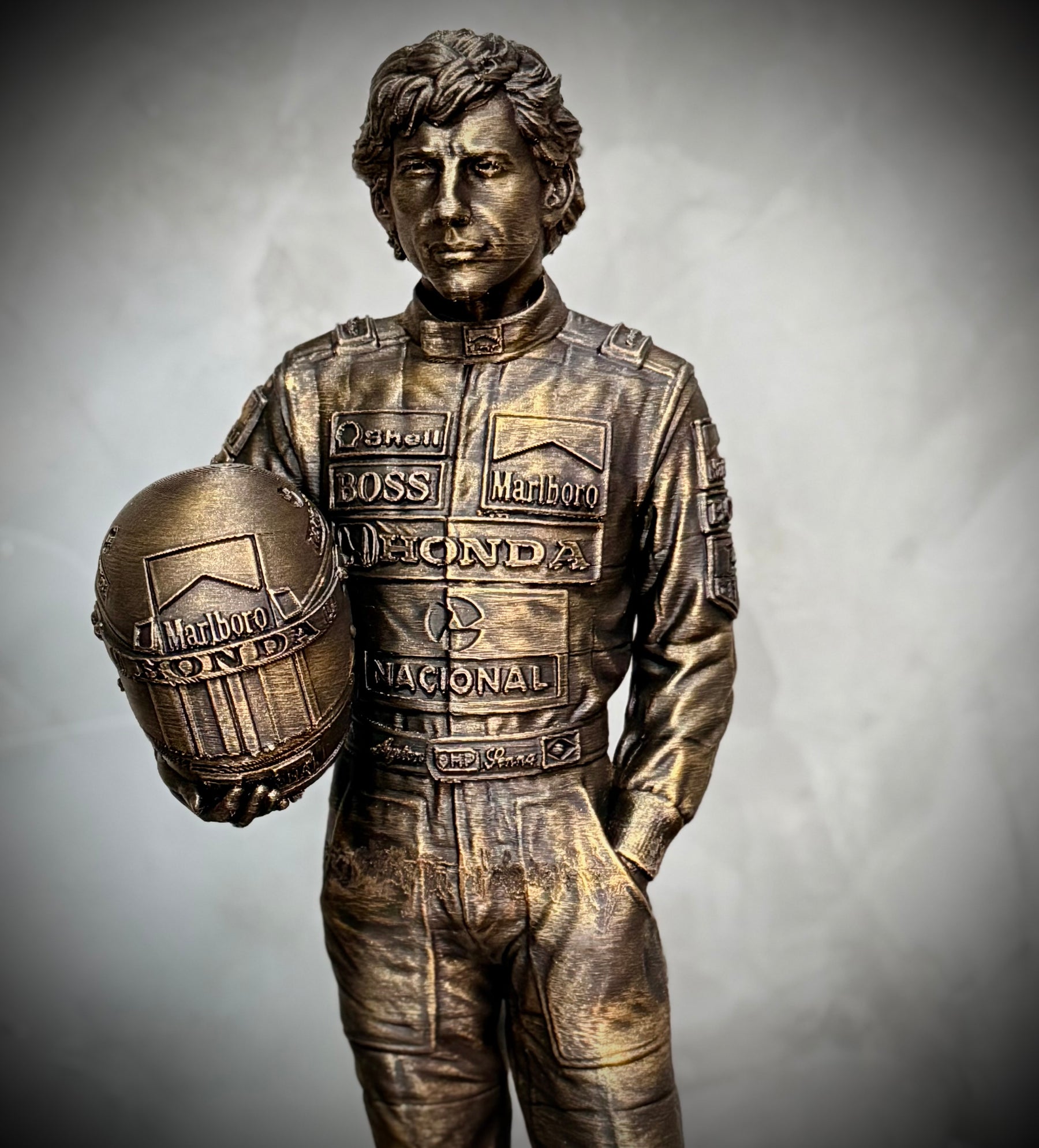 The Eternal Champion – ( Figure Ayrton Senna) Premium Decorativo  de Luxo pintado a mão, robusto  Pronta entrega