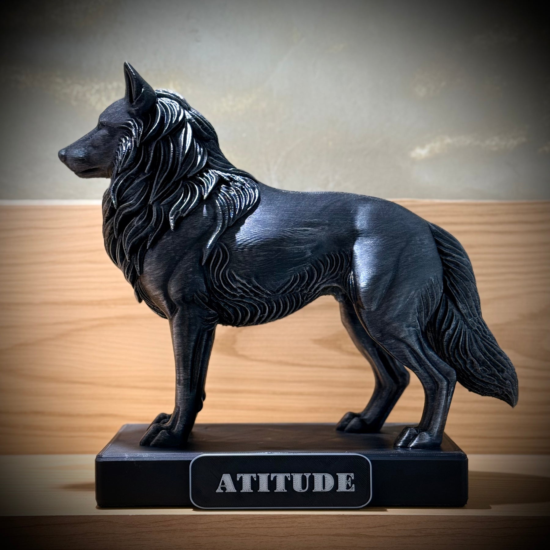 The  Attitude Wolf – ( Figure Lobo da Atitude) Premium Decorativo  de Luxo pintado a mão, Pronta entrega