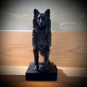 The  Attitude Wolf – ( Figure Lobo da Atitude) Premium Decorativo  de Luxo pintado a mão, Pronta entrega