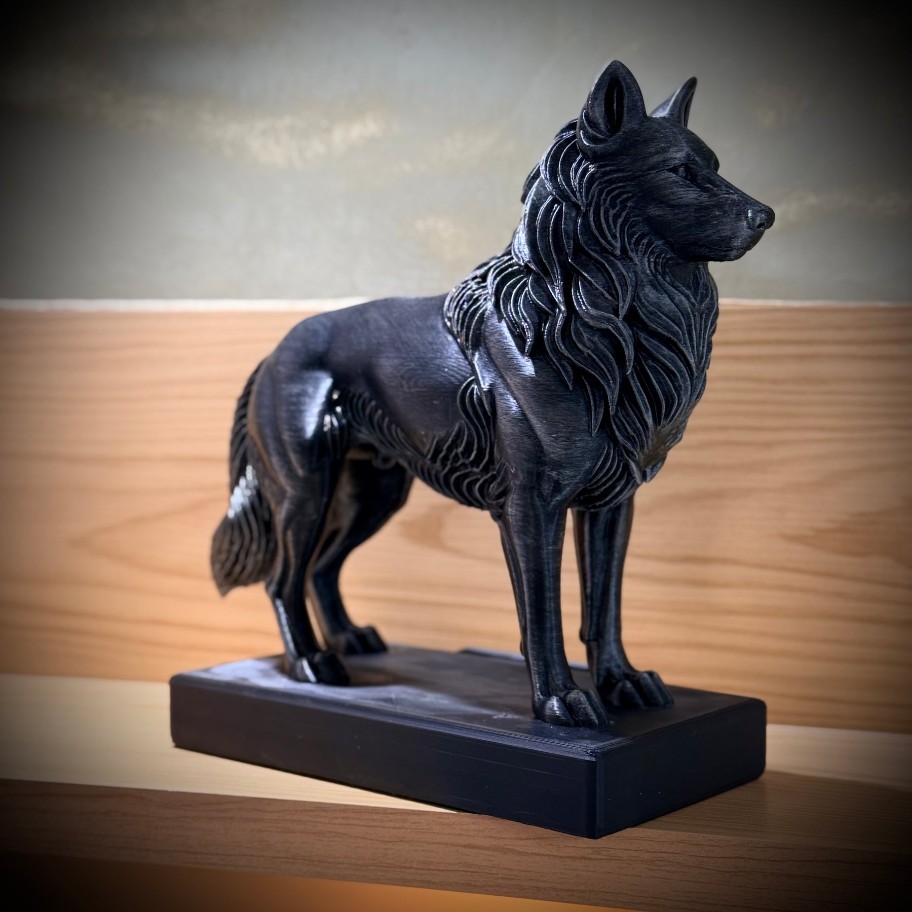 The  Attitude Wolf – ( Figure Lobo da Atitude) Premium Decorativo  de Luxo pintado a mão, Pronta entrega