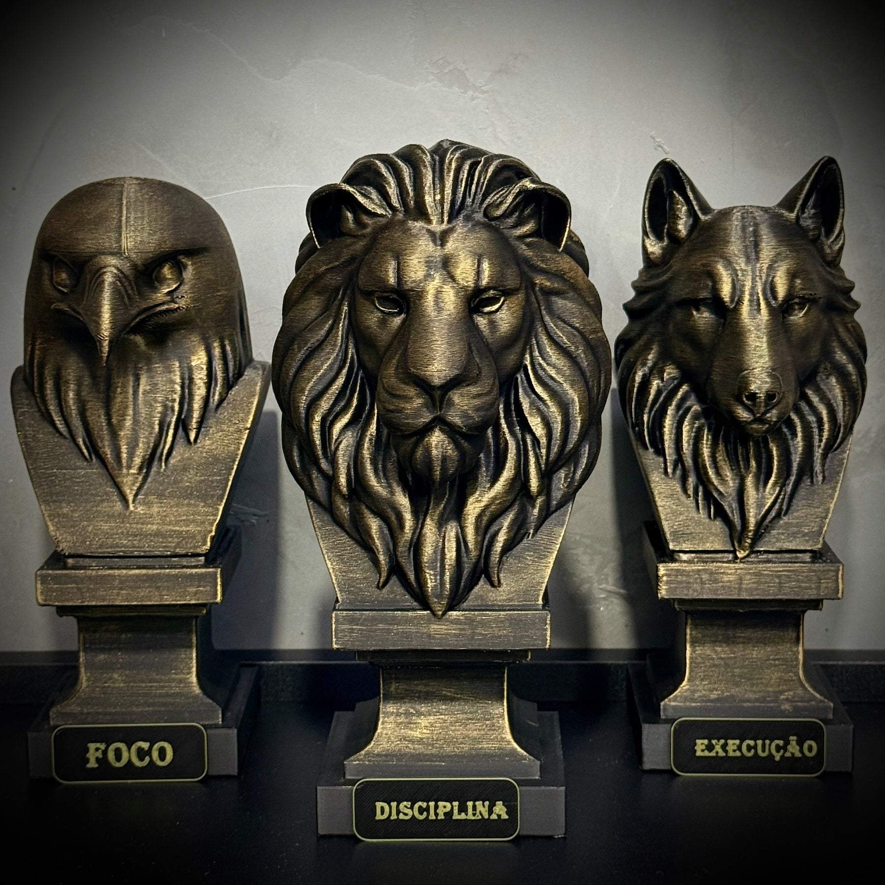 Kit 3 Totens Premium Decorativos Gold, Dourados Leão Disciplina, Lobo Execução, Aguia Foco, de Luxo pintados a mão, Pronta entrega