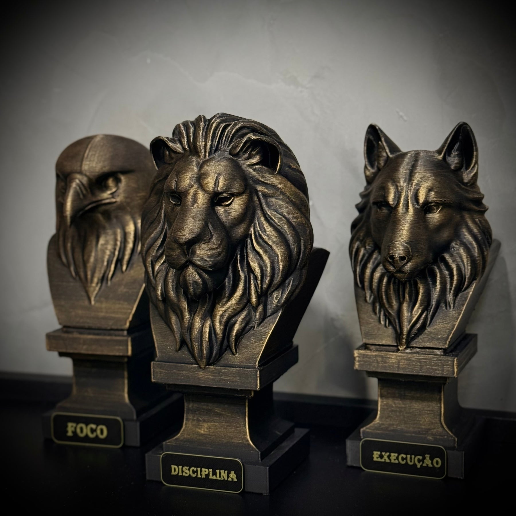 Kit 3 Totens Premium Decorativos Gold, Dourados Leão Disciplina, Lobo Execução, Aguia Foco, de Luxo pintados a mão, Pronta entrega