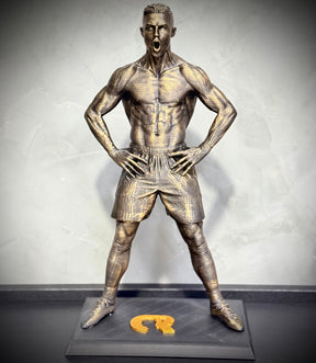 The CR7 Legacy – ( Figure Cristiano Ronaldo) Premium Decorativo  de Luxo pintado a mão,grande 37 cm  Pronta entrega