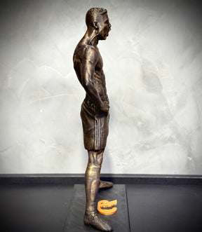 The CR7 Legacy – ( Figure Cristiano Ronaldo) Premium Decorativo  de Luxo pintado a mão,grande 37 cm  Pronta entrega
