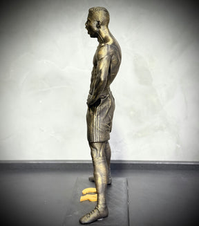 The CR7 Legacy – ( Figure Cristiano Ronaldo) Premium Decorativo  de Luxo pintado a mão,grande 37 cm  Pronta entrega