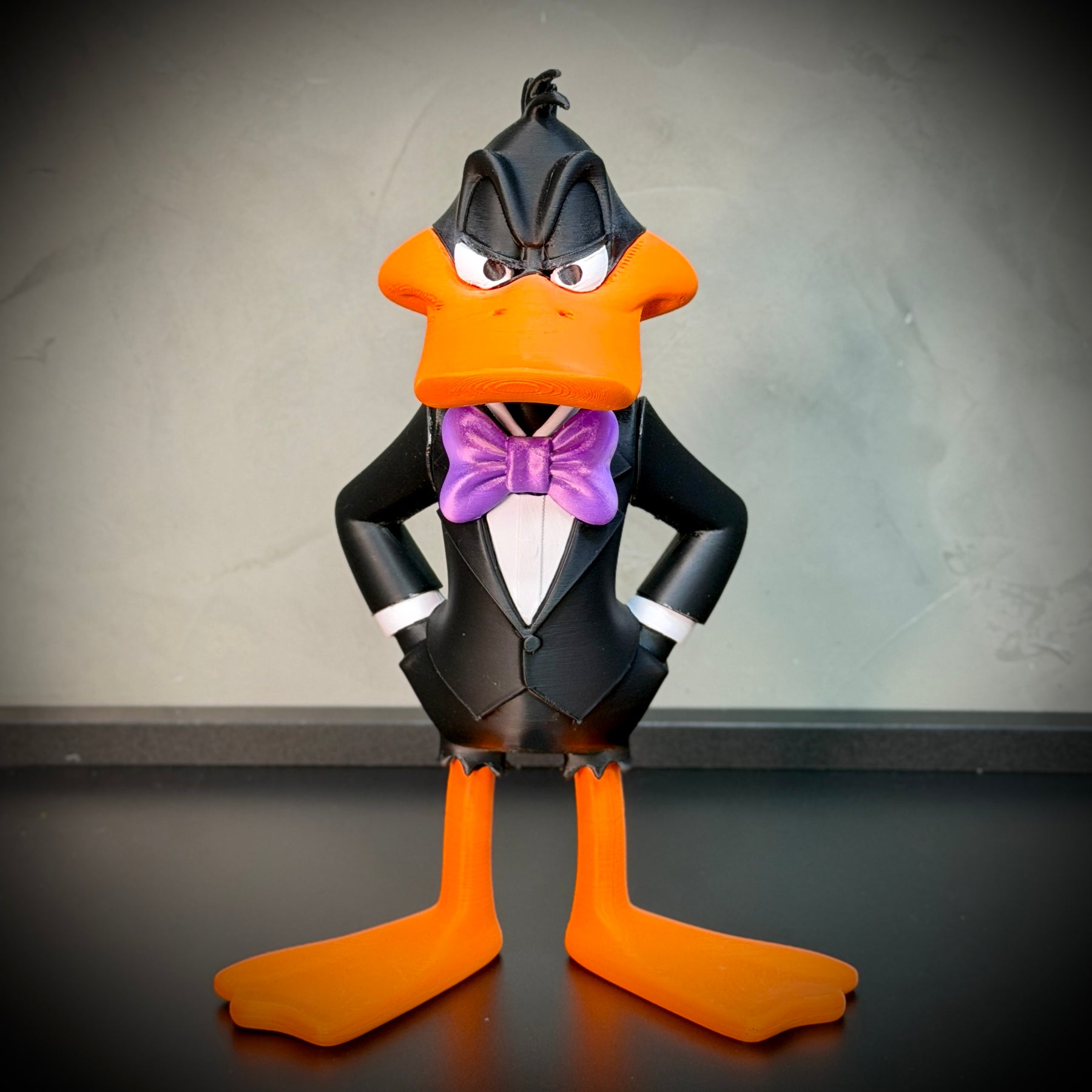 O Patolino Smoking – ( Figure decorativa estilo Cartoon) Premium de Luxo a mão, Pronta entrega