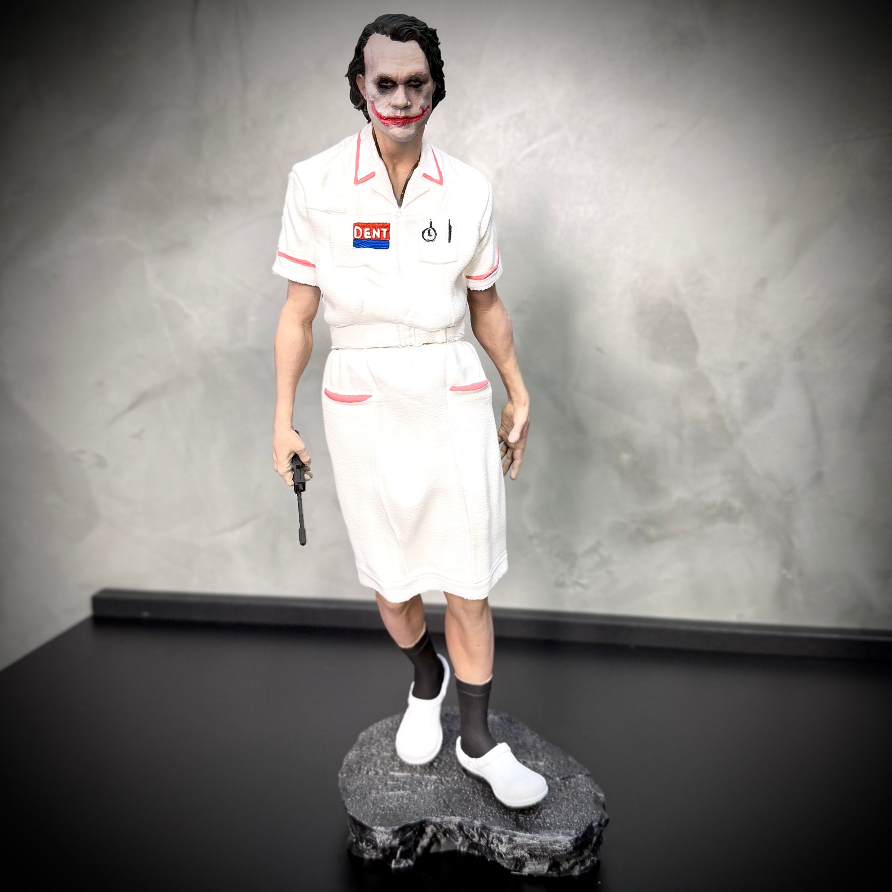 Action Figure Premium Boneco Coringa ( Heath Ledger Joker) Enfermeira Grande 35cm de luxo  pintado a mão Pronta Entrega