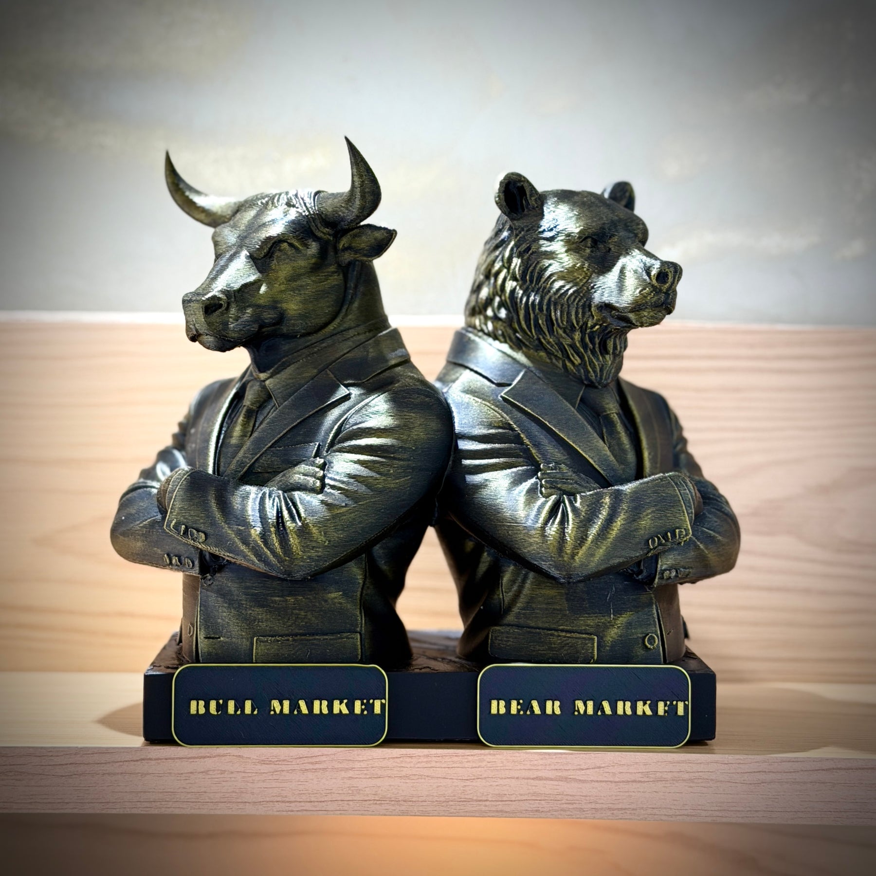 The Market Titans Bull & Bear– ( Figure Touro e Urso ) Premium Decorativo  de Luxo pintado a mão, Pronta entrega