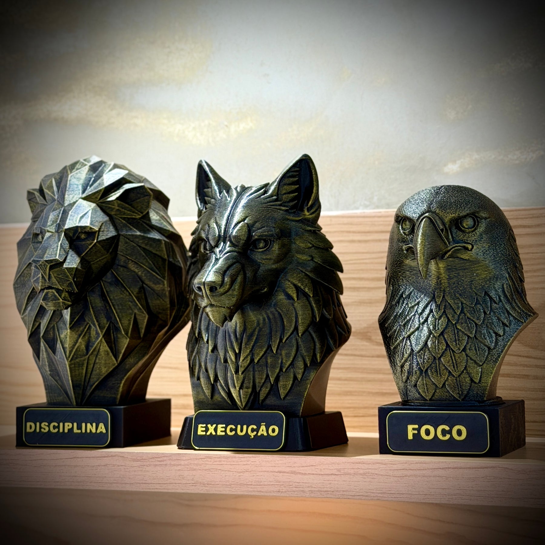 Kit 3 Bustos Premium Decorativos Leão Disciplina, Lobo Execução, Aguia Foco, de Luxo pintados a mão, Pronta entrega