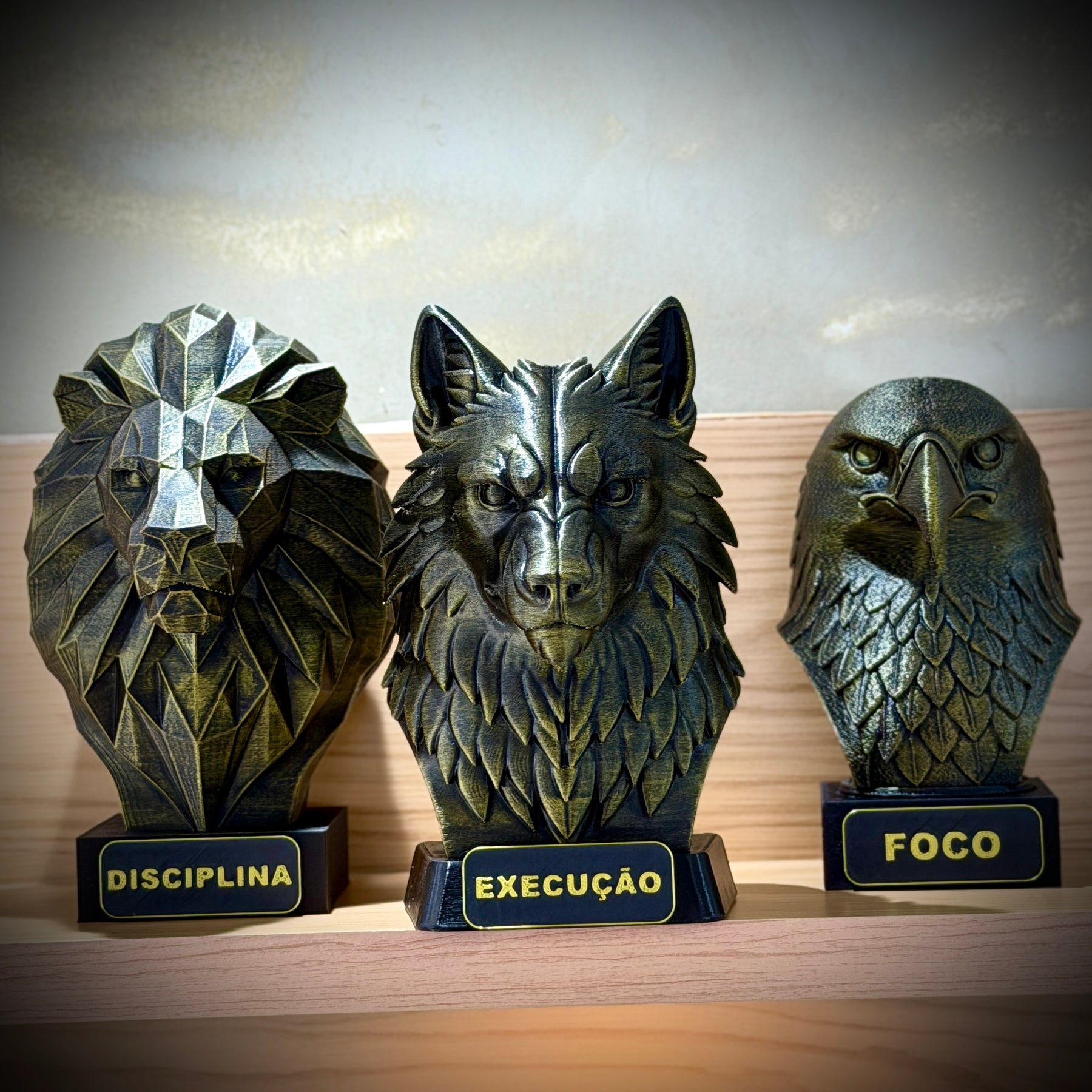Kit 3 Bustos Premium Decorativos Leão Disciplina, Lobo Execução, Aguia Foco, de Luxo pintados a mão, Pronta entrega