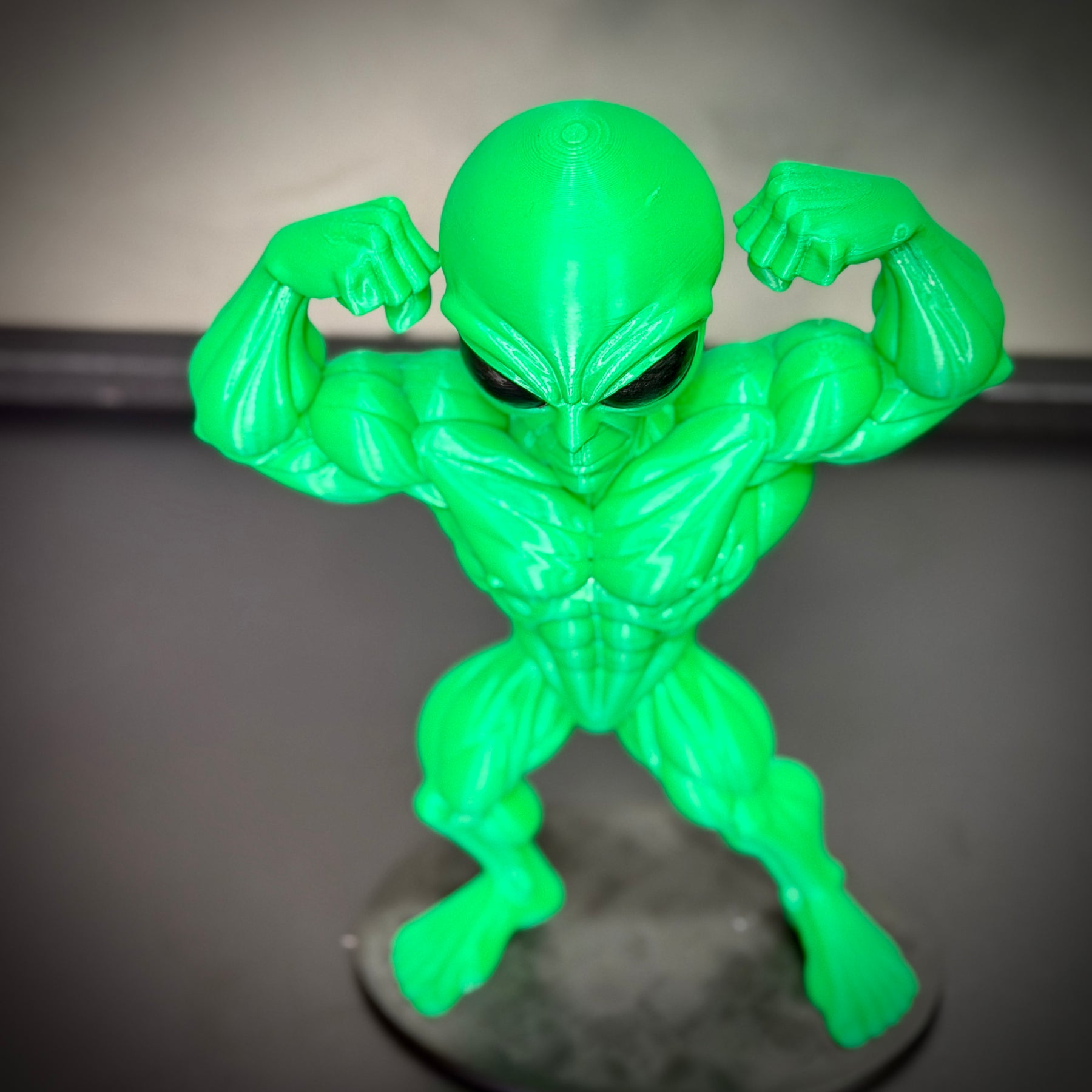 The Bodybuilder Alien – (Figure ET Bombado)Premium de Luxo a mão, Pronta entrega Limitado