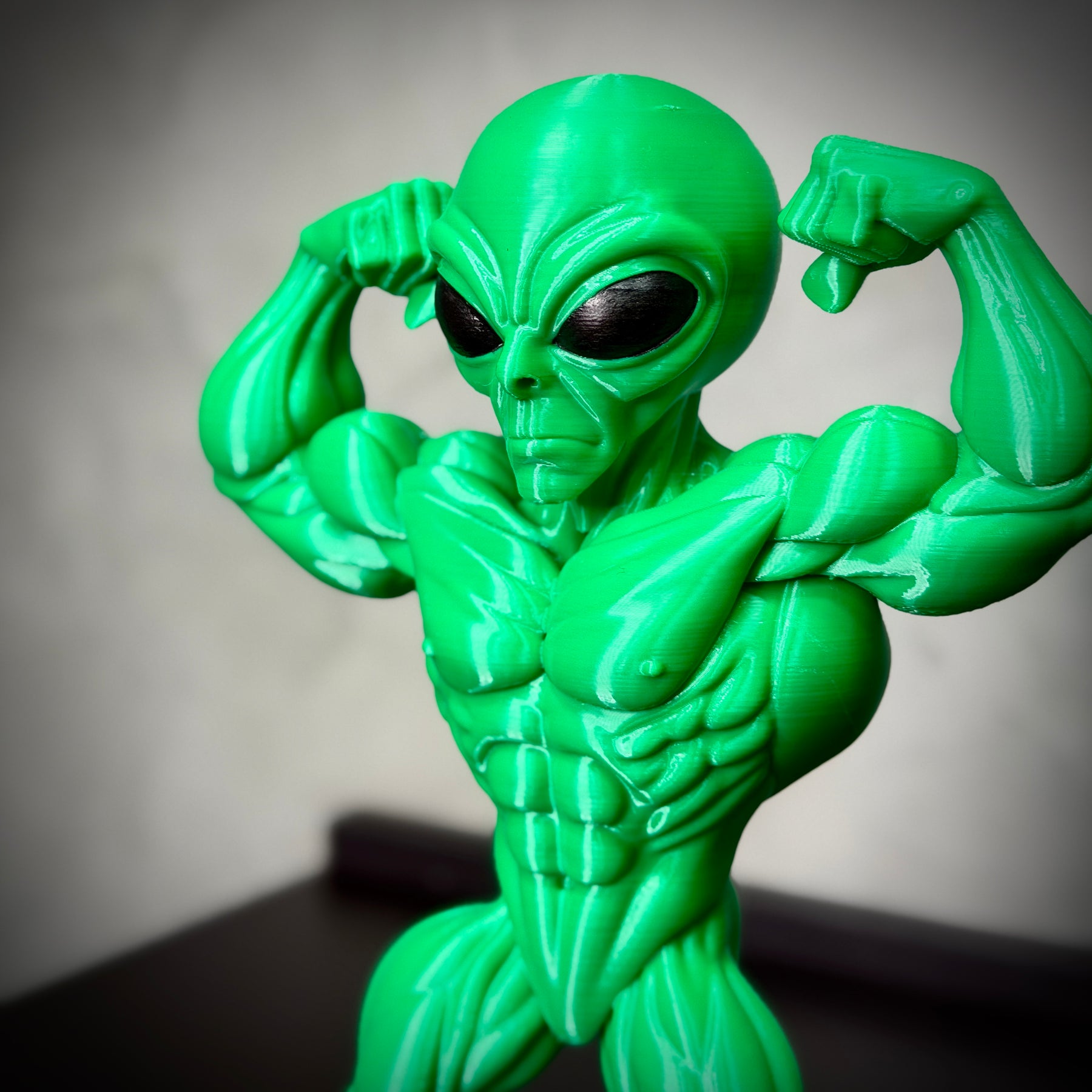 The Bodybuilder Alien – (Figure ET Bombado)Premium de Luxo a mão, Pronta entrega Limitado