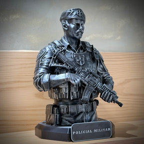 The Military Legacy ( Figure decorativa Profissoes: Policial Militar)  Premium Decorativo  de Luxo pintado a mão, Pronta entrega