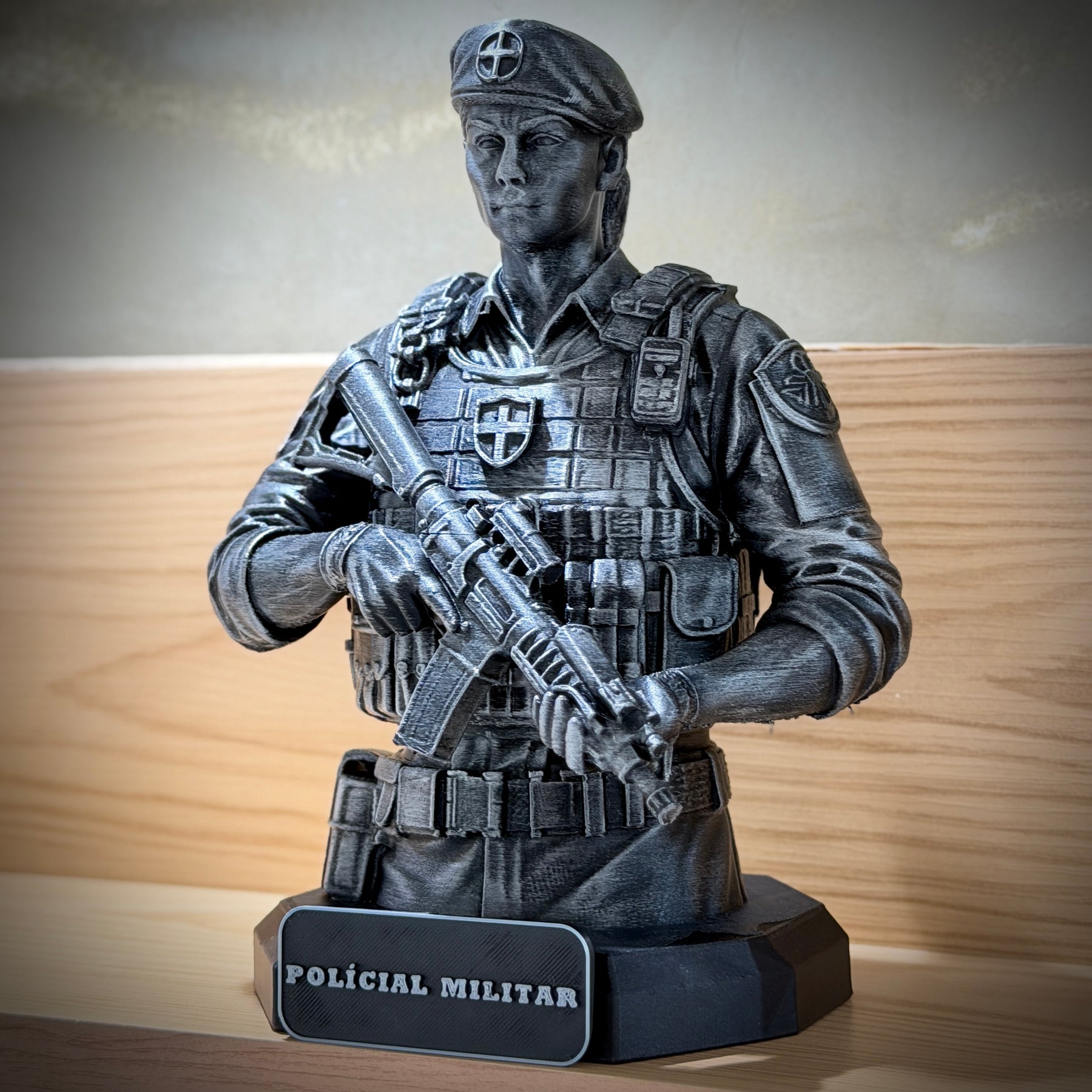 The Military Legacy ( Figure decorativa Profissoes: Policial Militar)  Premium Decorativo  de Luxo pintado a mão, Pronta entrega