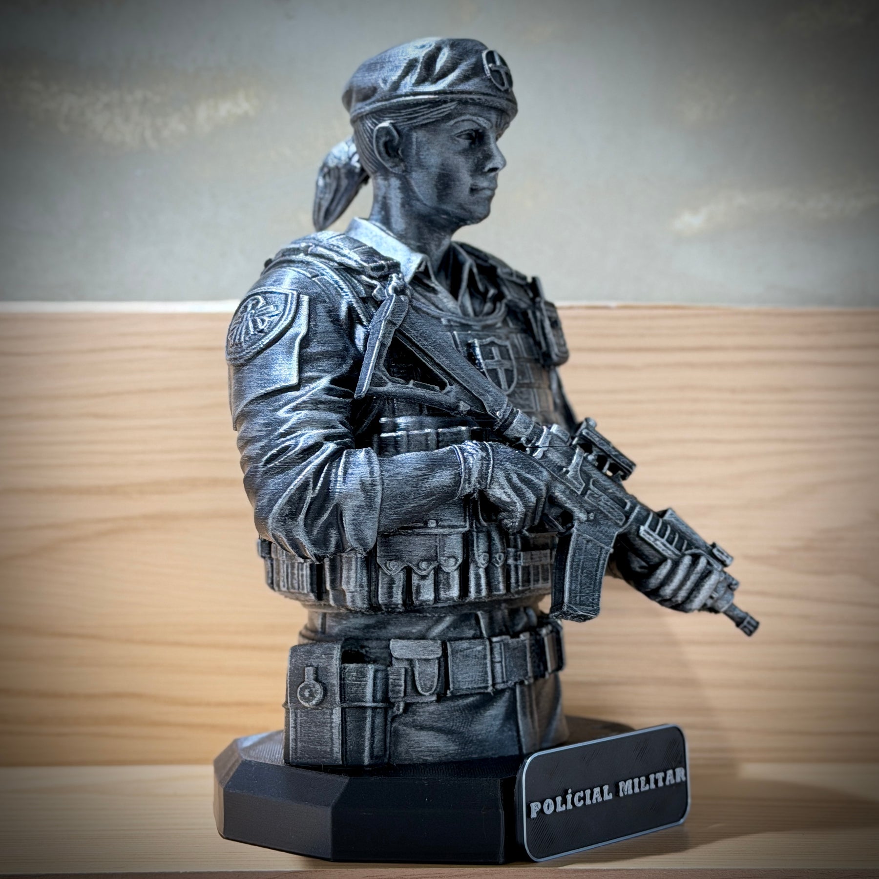 The Military Legacy ( Figure decorativa Profissoes: Policial Militar)  Premium Decorativo  de Luxo pintado a mão, Pronta entrega