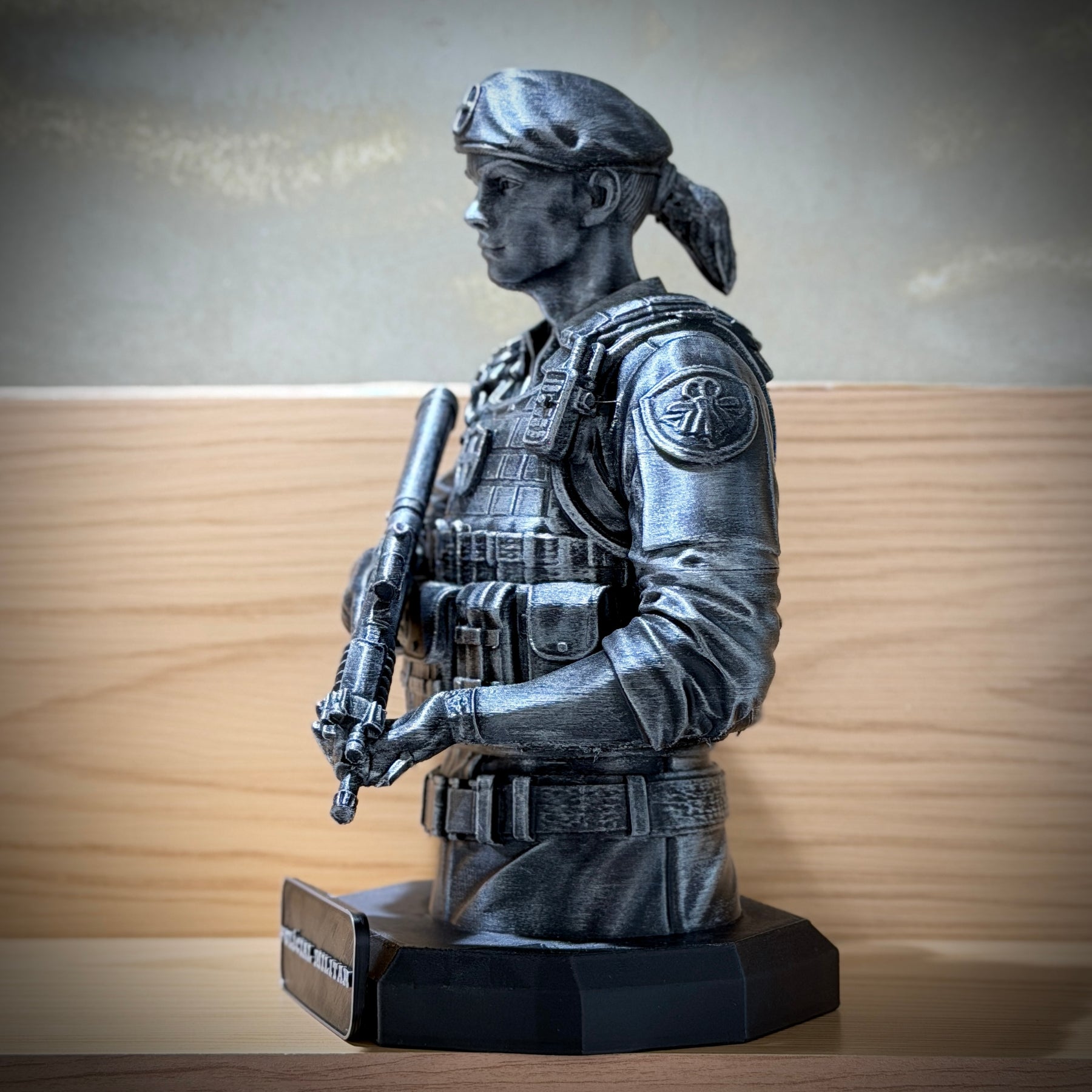 The Military Legacy ( Figure decorativa Profissoes: Policial Militar)  Premium Decorativo  de Luxo pintado a mão, Pronta entrega