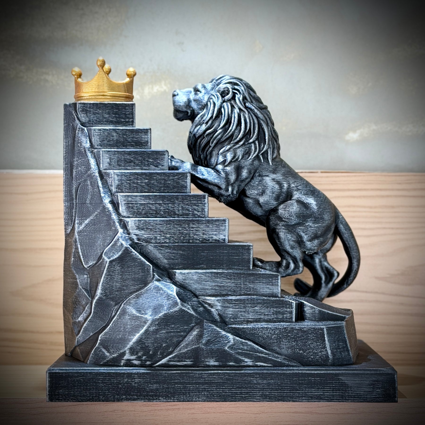 The Persistence Lion 2  – ( Figure Leão da Persistência nova versão robusta) Premium Decorativo  de Luxo pintado a mão, Pronta entrega ORIGINAL
