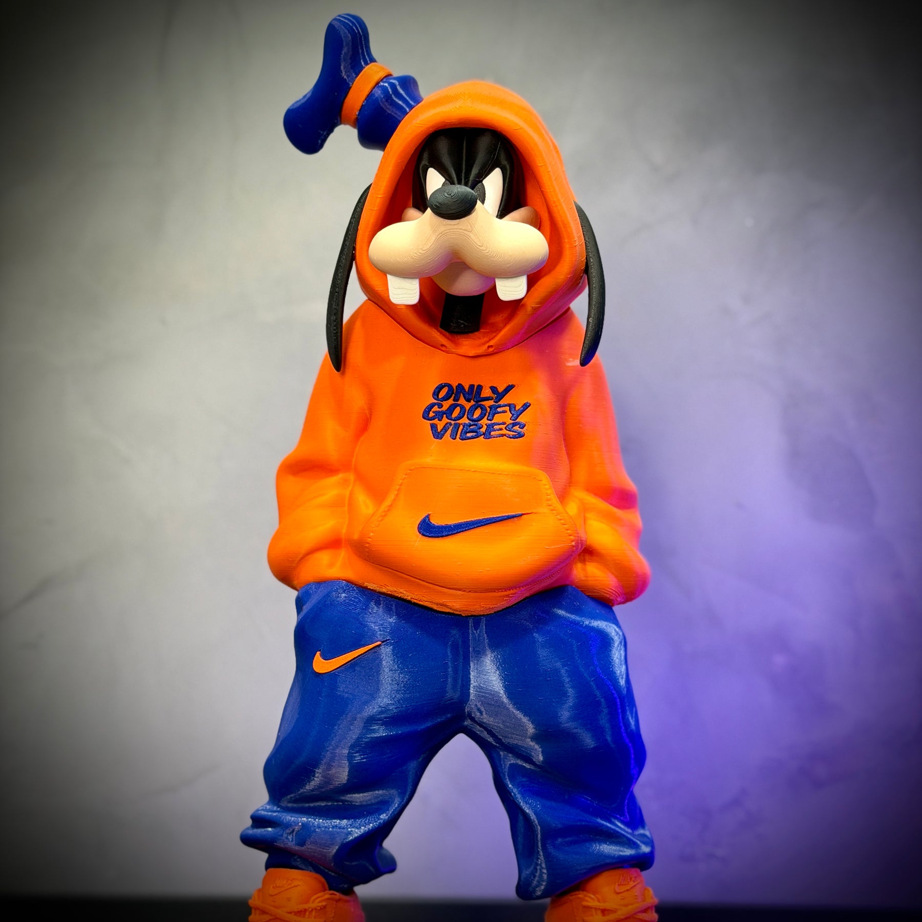O Pateta Streetwise  – ( Figure decorativa estilo Cartoon) Premium de Luxo a mão, Pronta entrega