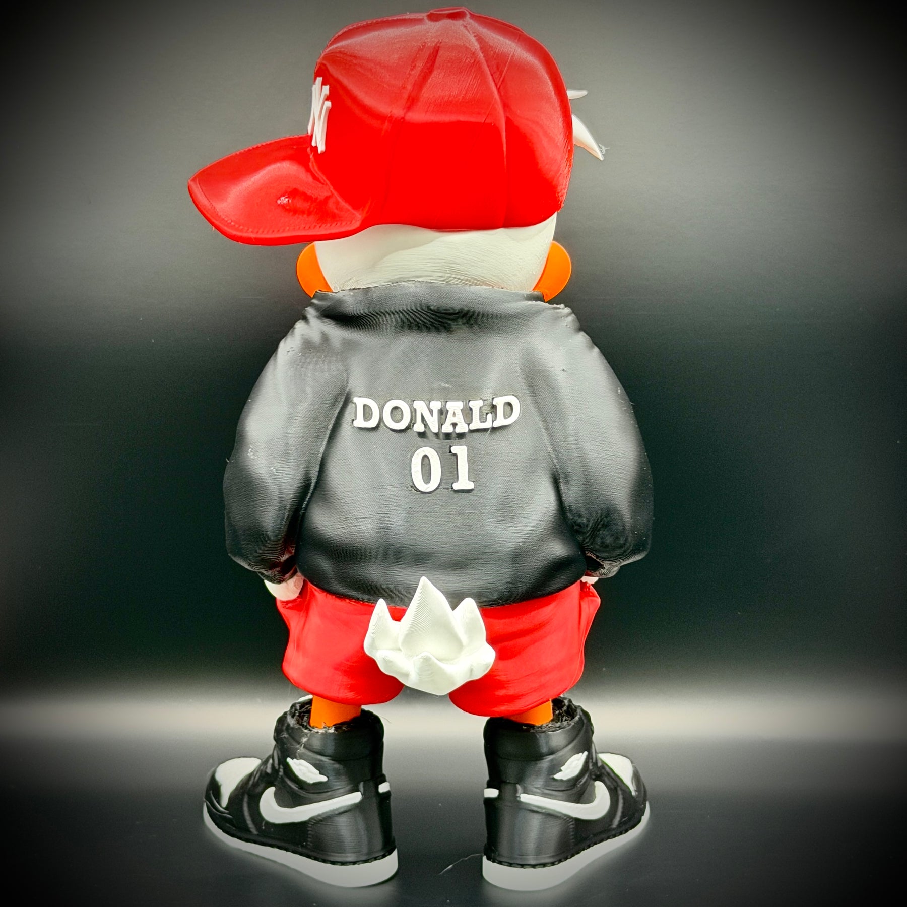 O Pato Donald Streetwise  – ( Figure decorativa estilo Cartoon) Premium de Luxo a mão, Pronta entrega