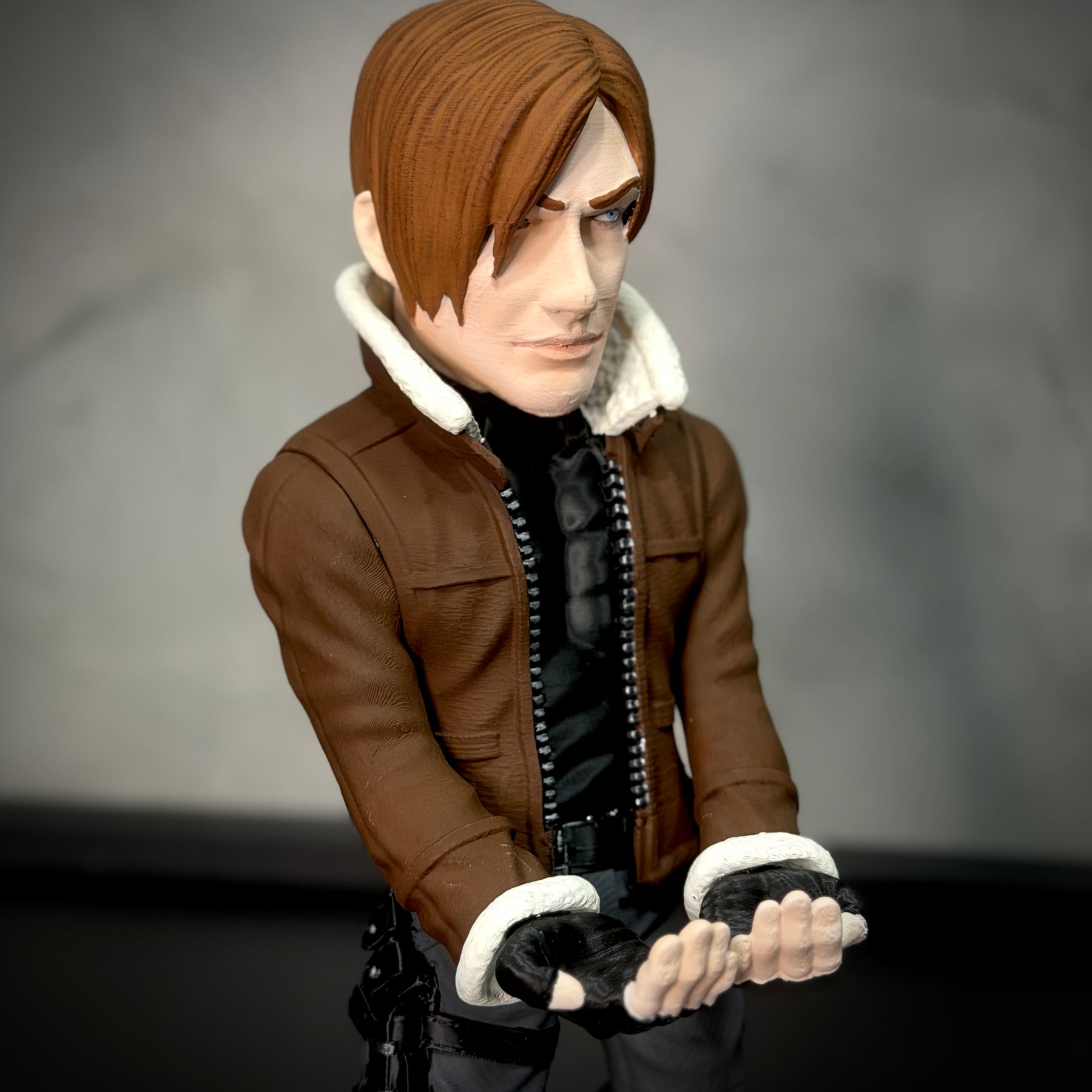 Suporte Premium Para Controle de Playstation e Xbox Leon Resident Evil  de luxo  pintado a mão Pronta Entrega com chaveiro de brinde