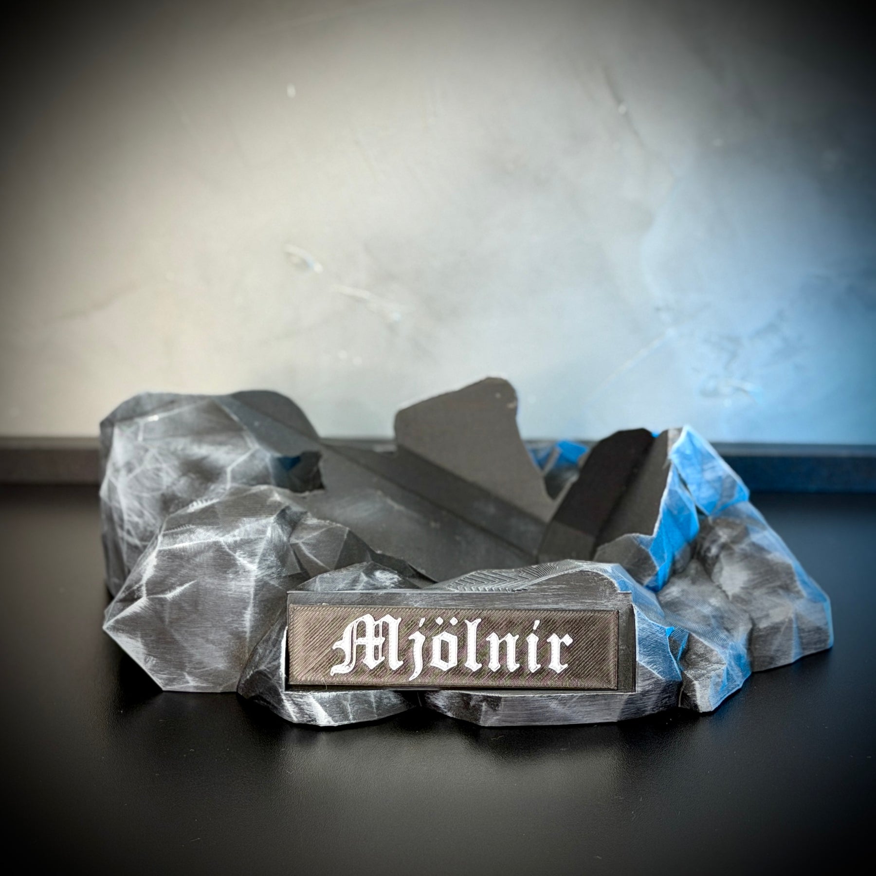 Martelo do Thor  Mjolnir Thor (Tamanho Real de Luxo) Com Base Colecionável Decoração de Luxo Pronta Entrega