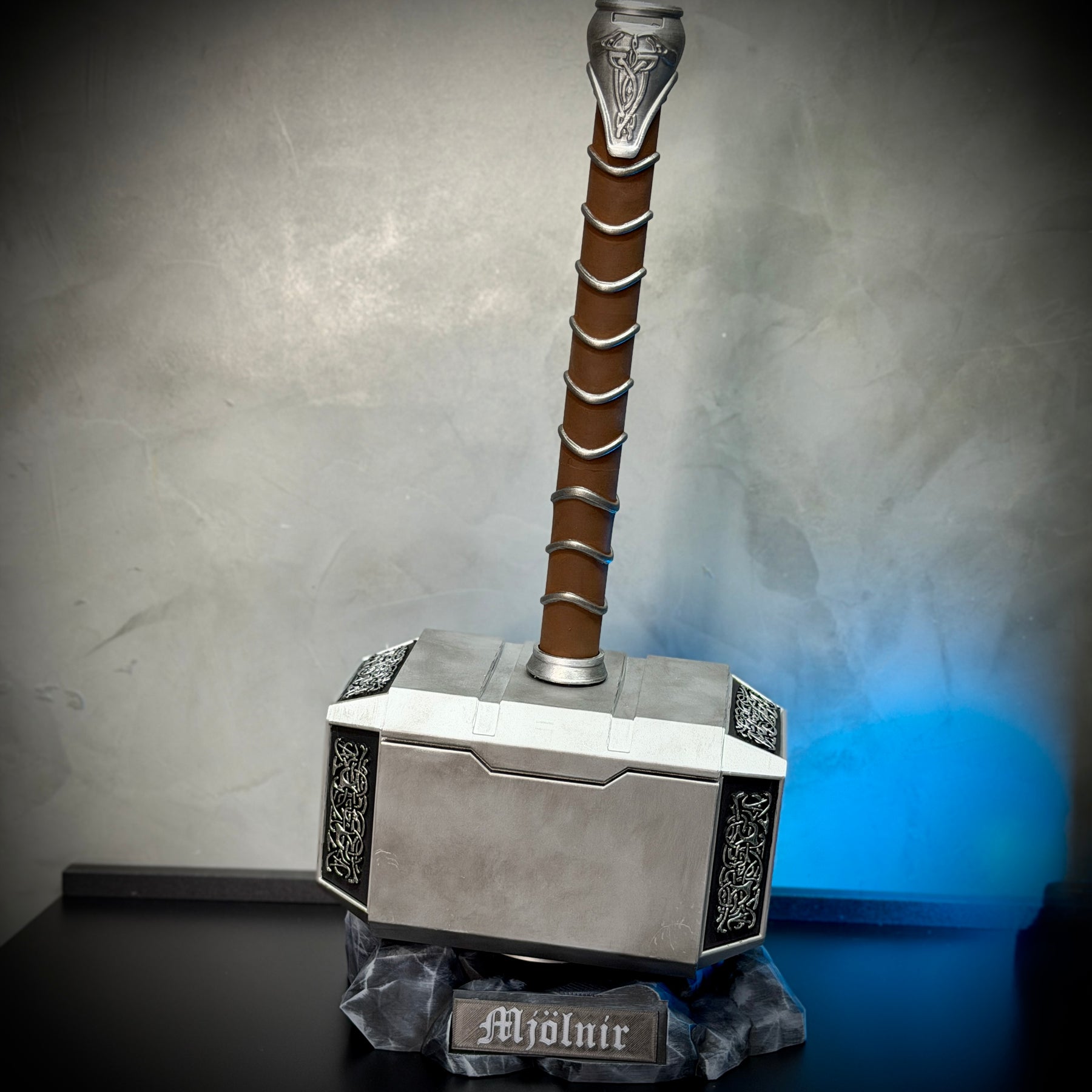 Martelo do Thor  Mjolnir Thor (Tamanho Real de Luxo) Com Base Colecionável Decoração de Luxo Pronta Entrega