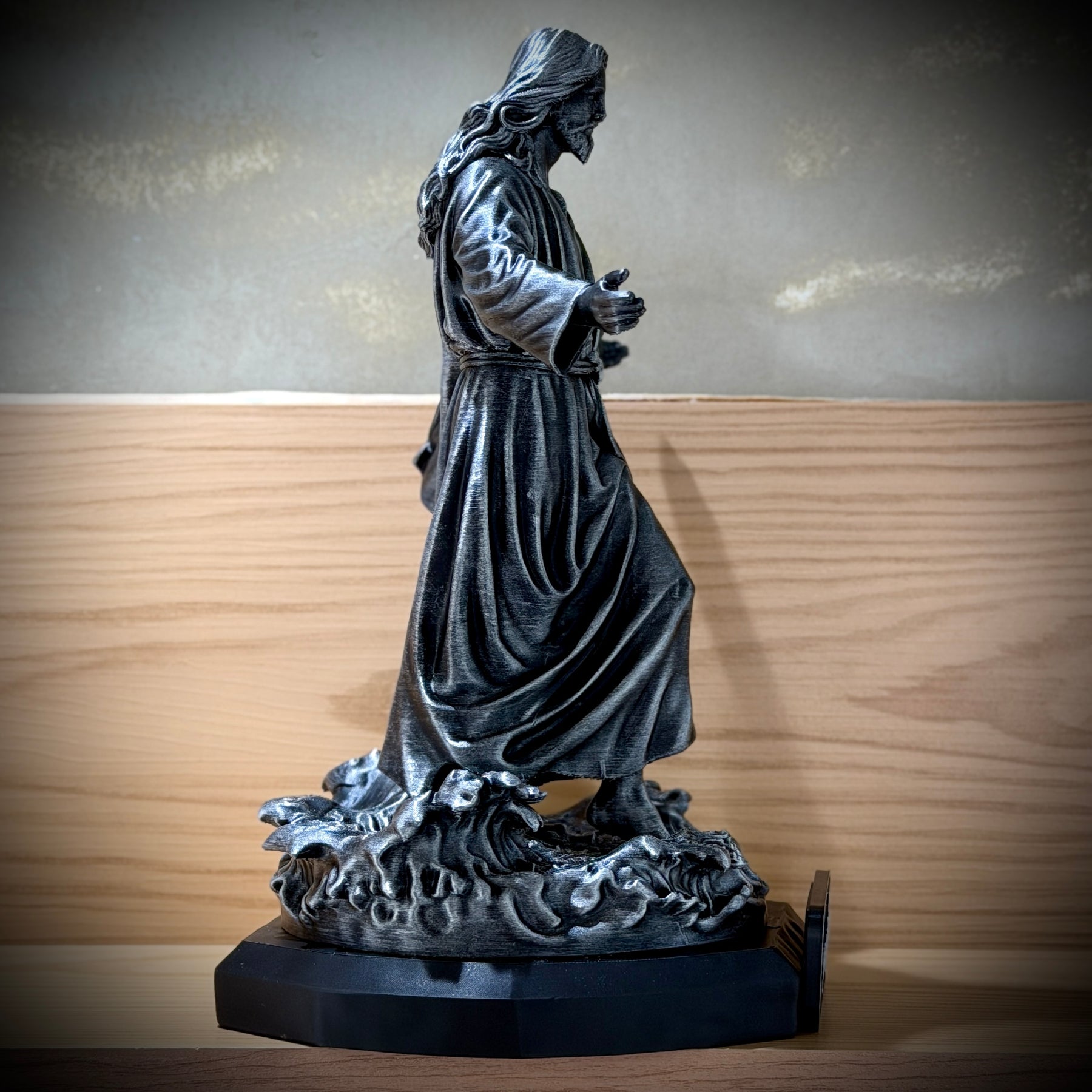 Jesus Walk on Water– ( Figure de luxo Jesus andando nas águas) Premium Decorativo  de Luxo pintado a mão, Pronta entrega ORIGINAL.