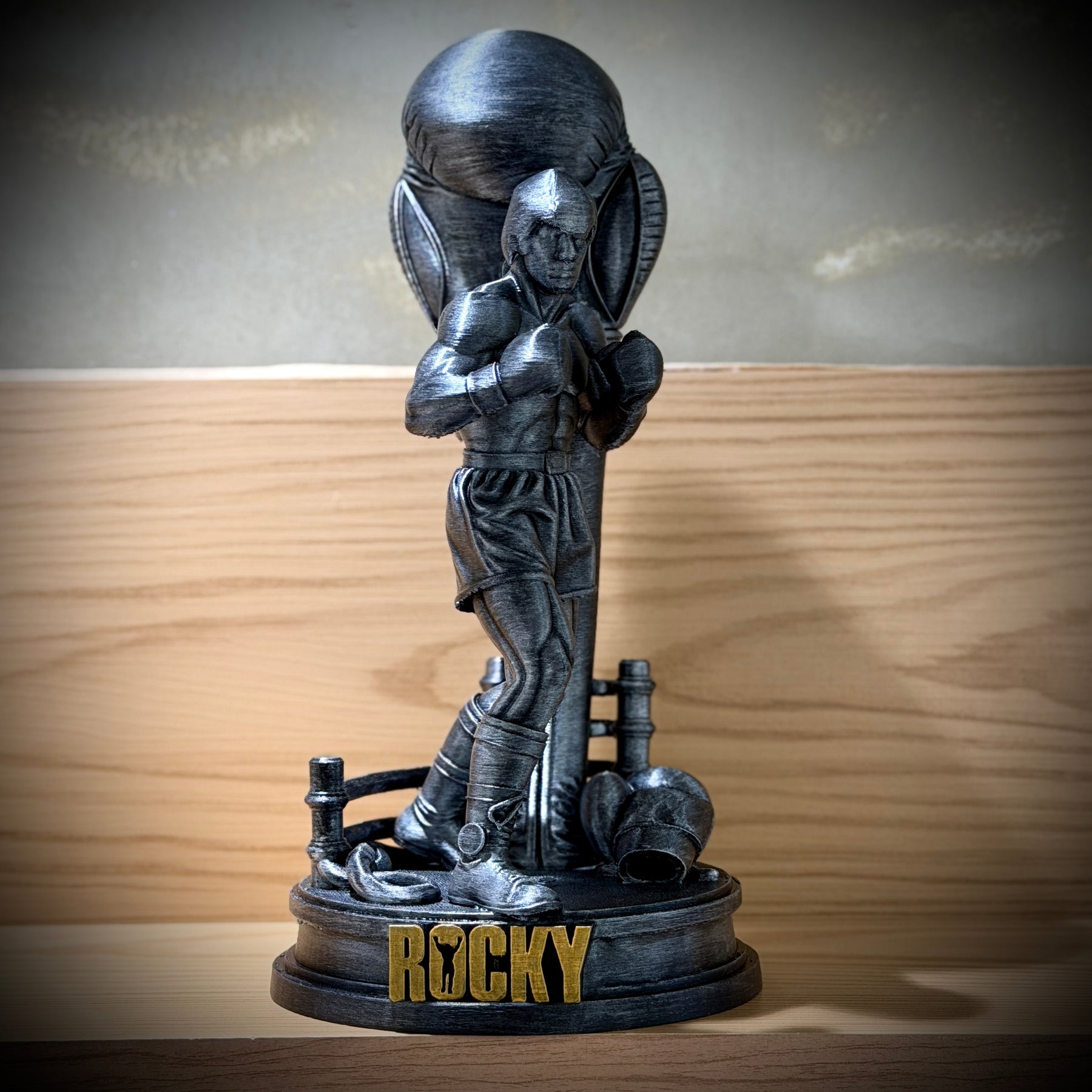 The Rocky Legacy – ( Figure Rocky Balboa ) Premium Decorativo  de Luxo pintado a mão, Pronta entrega ORIGINAL.