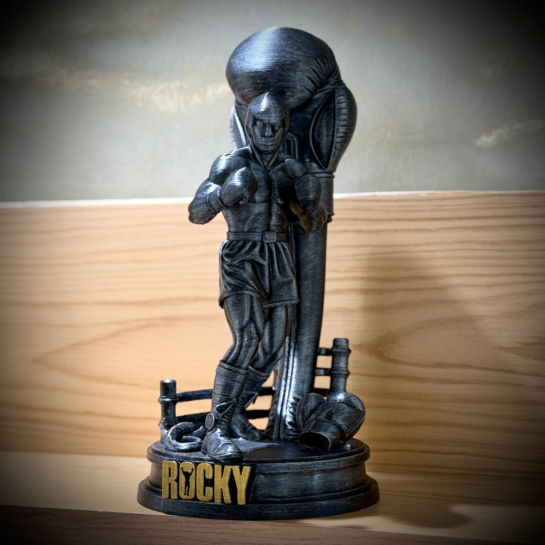 The Rocky Legacy – ( Figure Rocky Balboa ) Premium Decorativo  de Luxo pintado a mão, Pronta entrega ORIGINAL.