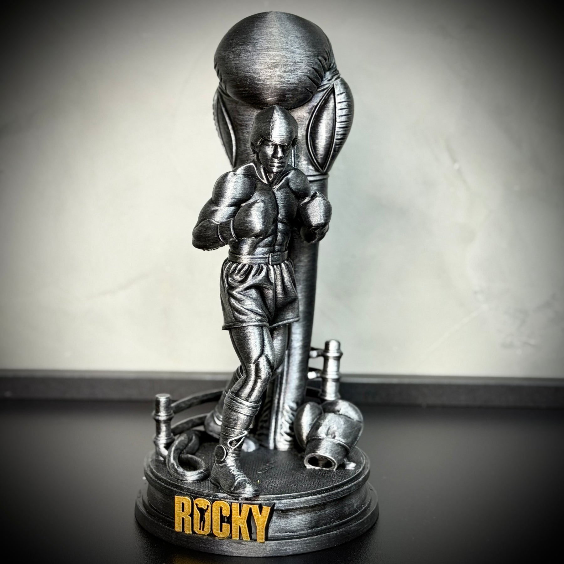 The Rocky Legacy – ( Figure Rocky Balboa ) Premium Decorativo  de Luxo pintado a mão, Pronta entrega ORIGINAL.