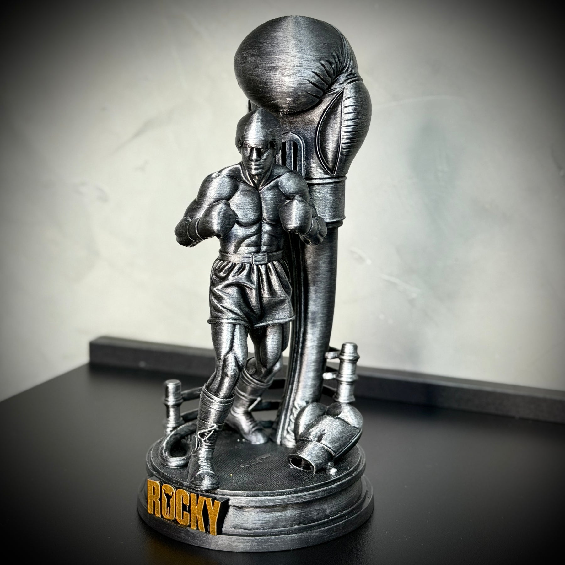 The Rocky Legacy – ( Figure Rocky Balboa ) Premium Decorativo  de Luxo pintado a mão, Pronta entrega ORIGINAL.