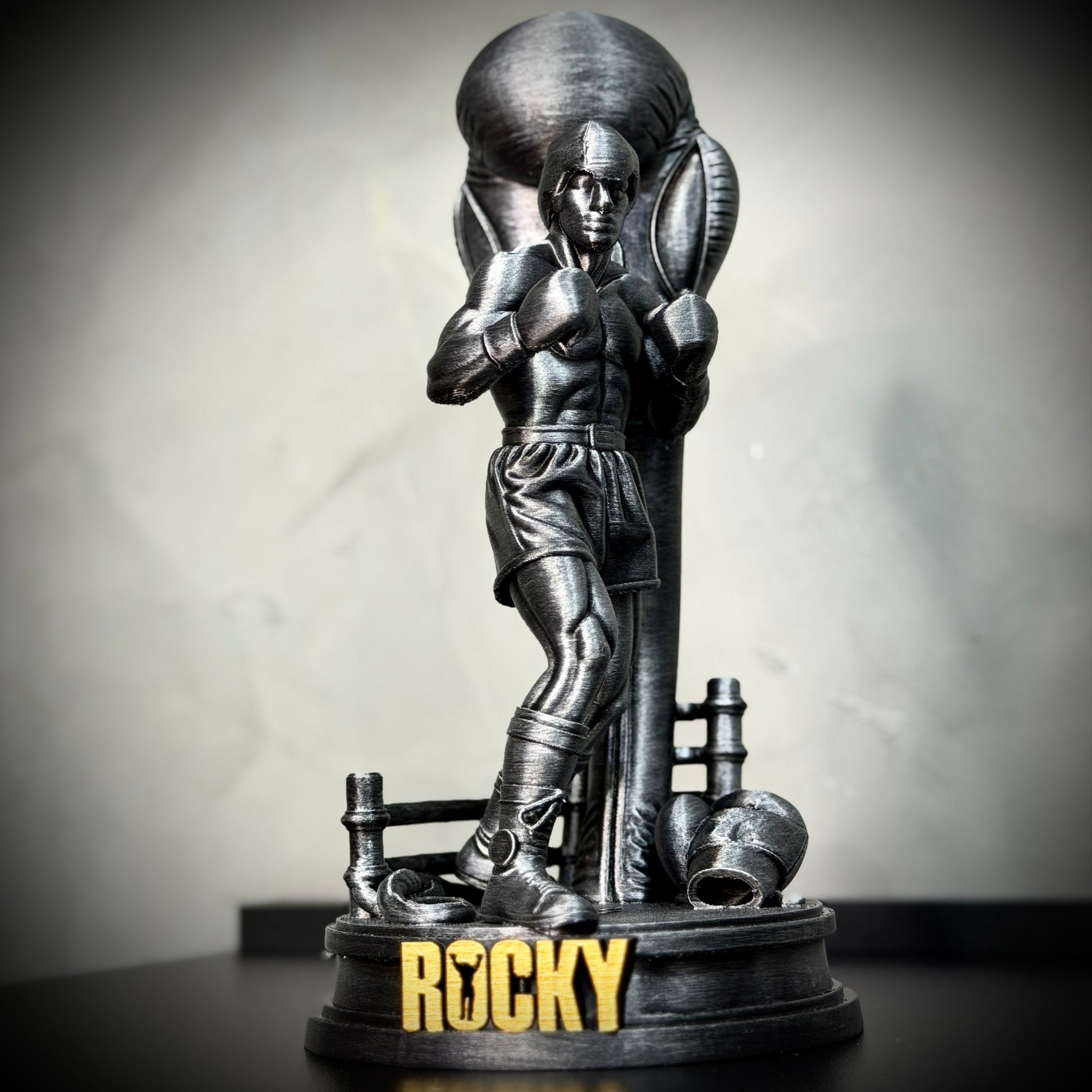 The Rocky Legacy – ( Figure Rocky Balboa ) Premium Decorativo  de Luxo pintado a mão, Pronta entrega ORIGINAL.