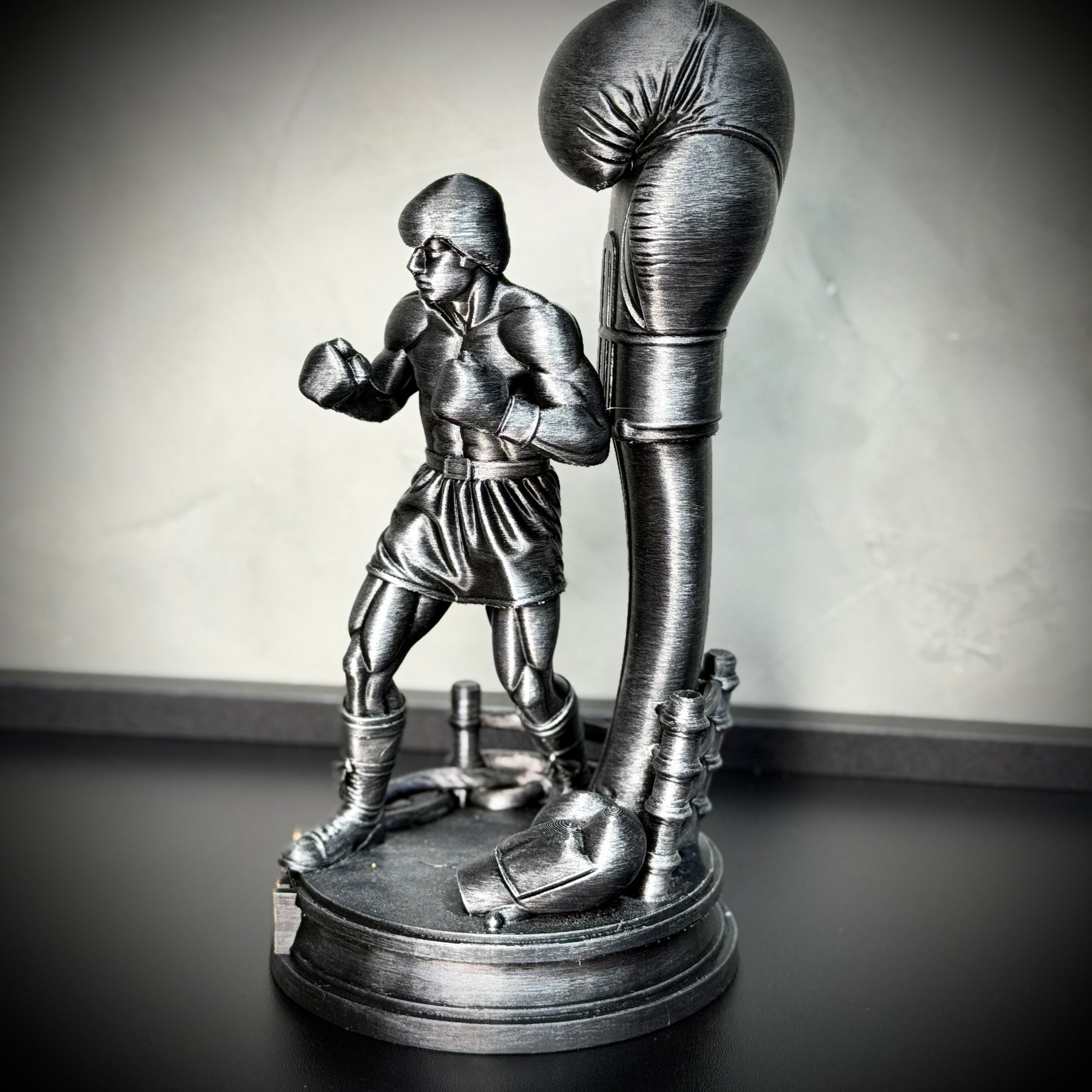 The Rocky Legacy – ( Figure Rocky Balboa ) Premium Decorativo  de Luxo pintado a mão, Pronta entrega ORIGINAL.
