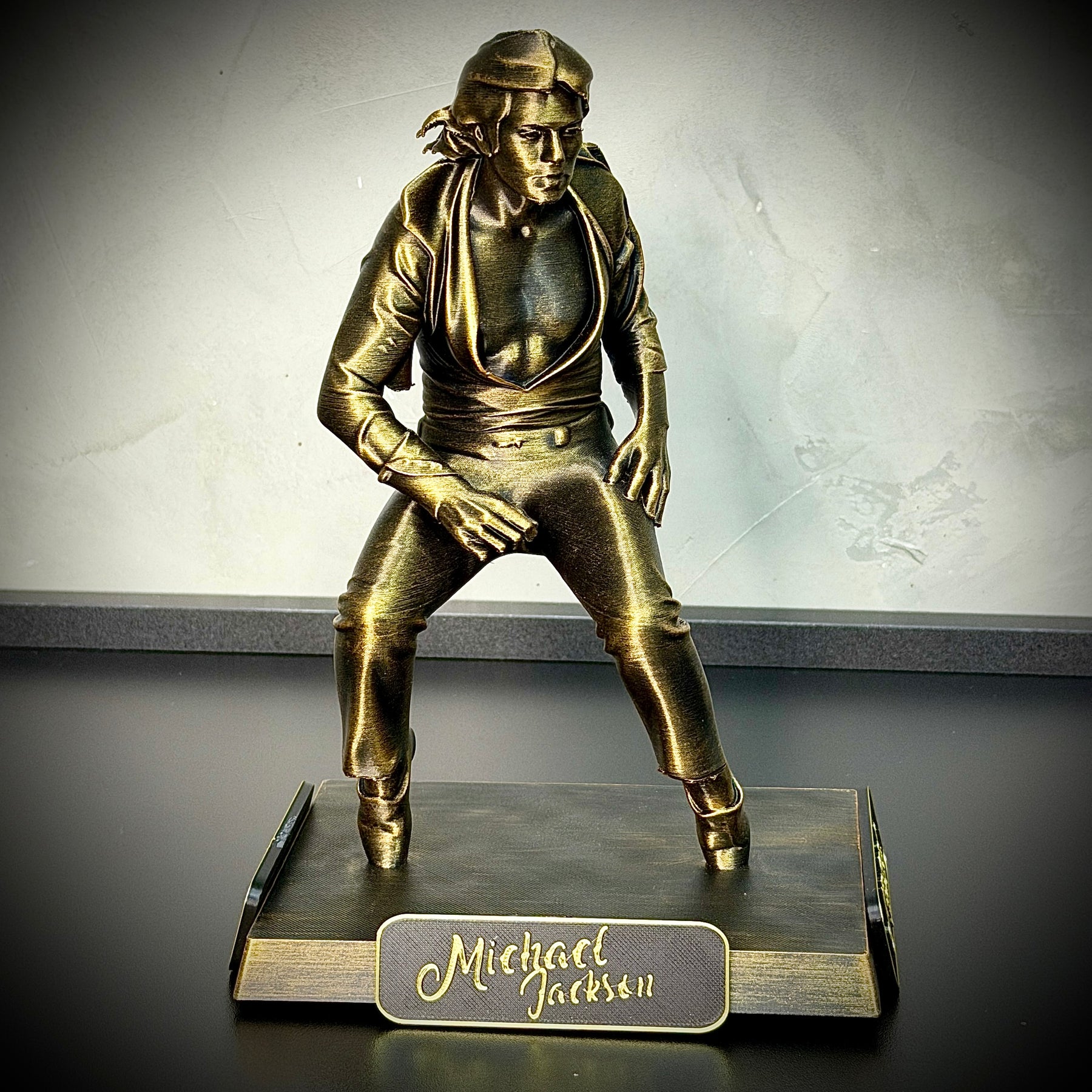 The Michael Legacy – (Figure Premium Michael Jackson ) Decorativo  de Luxo pintado a mão, Pronta entrega ORIGINAL.
