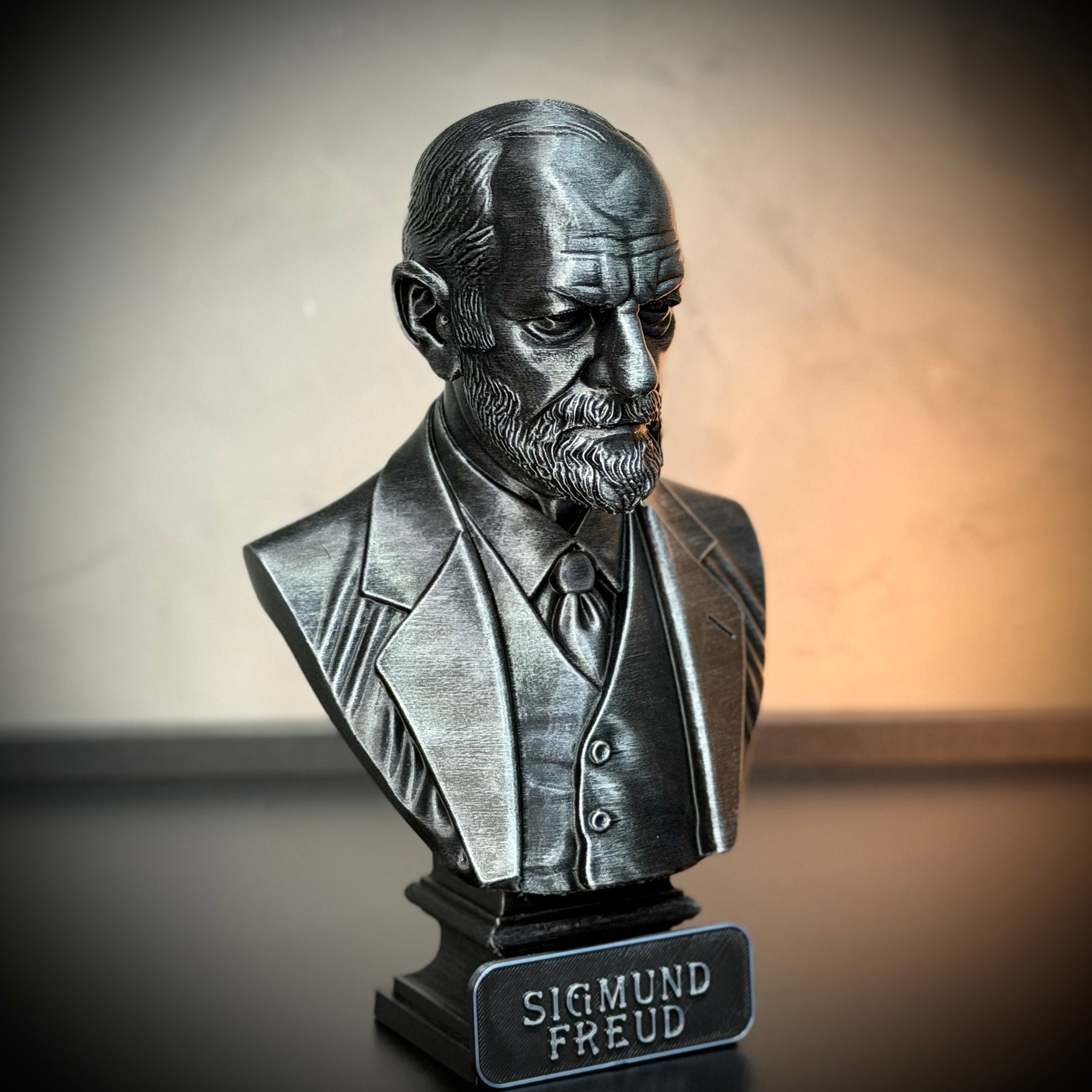 The Freud Legacy ( Busto Premium Sigmund Freud) Decorativo  de Luxo pintado a mão, Pronta entrega ORIGINAL.