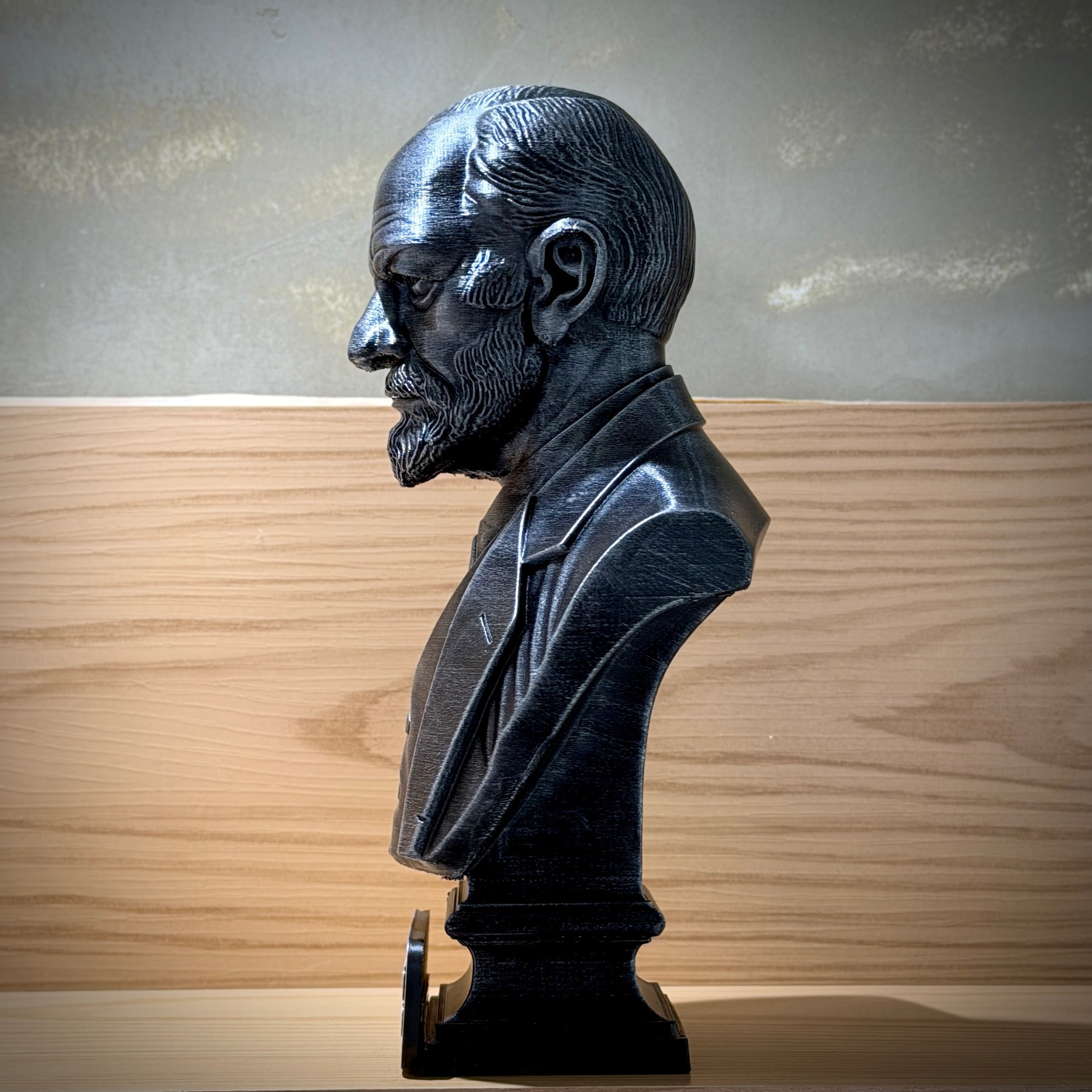 The Freud Legacy ( Busto Premium Sigmund Freud) Decorativo  de Luxo pintado a mão, Pronta entrega ORIGINAL.