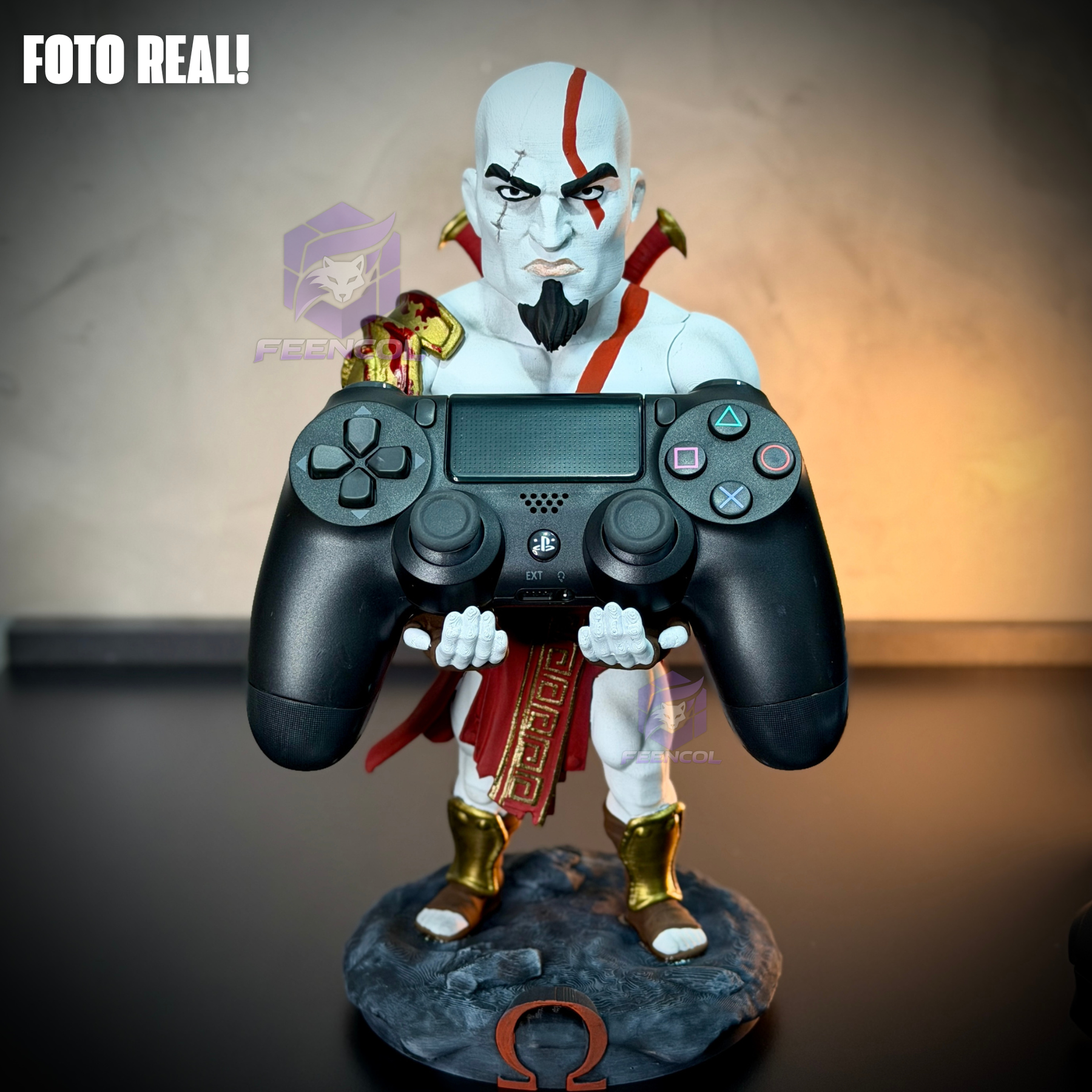Suporte SUPER Premium Para Controle de Playstation e Xbox Kratos Jovem de luxo  pintado a mão Pronta Entrega com chaveiro de brinde