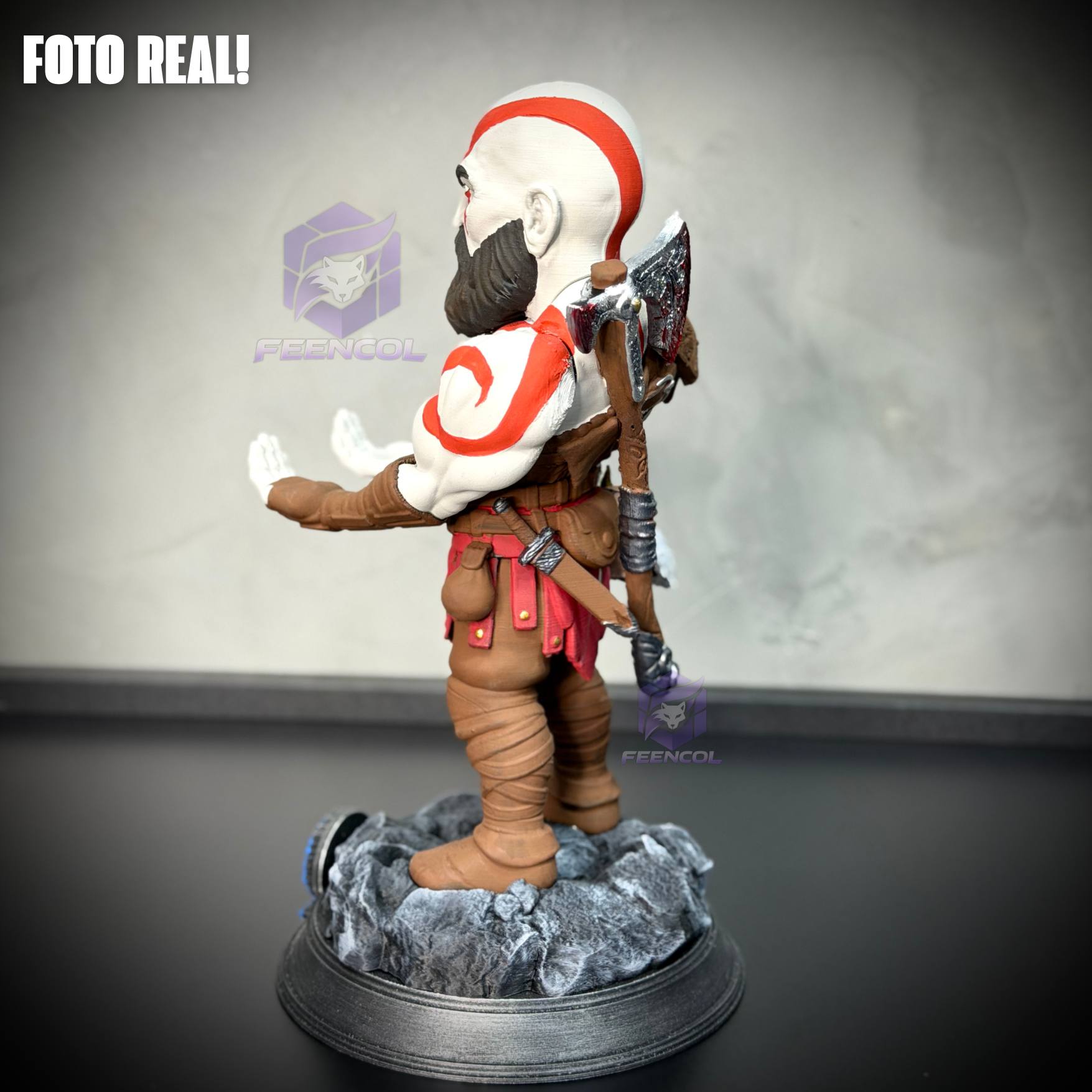 Suporte SUPER Premium Para Controle de Playstation e Xbox Kratos de luxo  pintado a mão Pronta Entrega com chaveiro de brinde